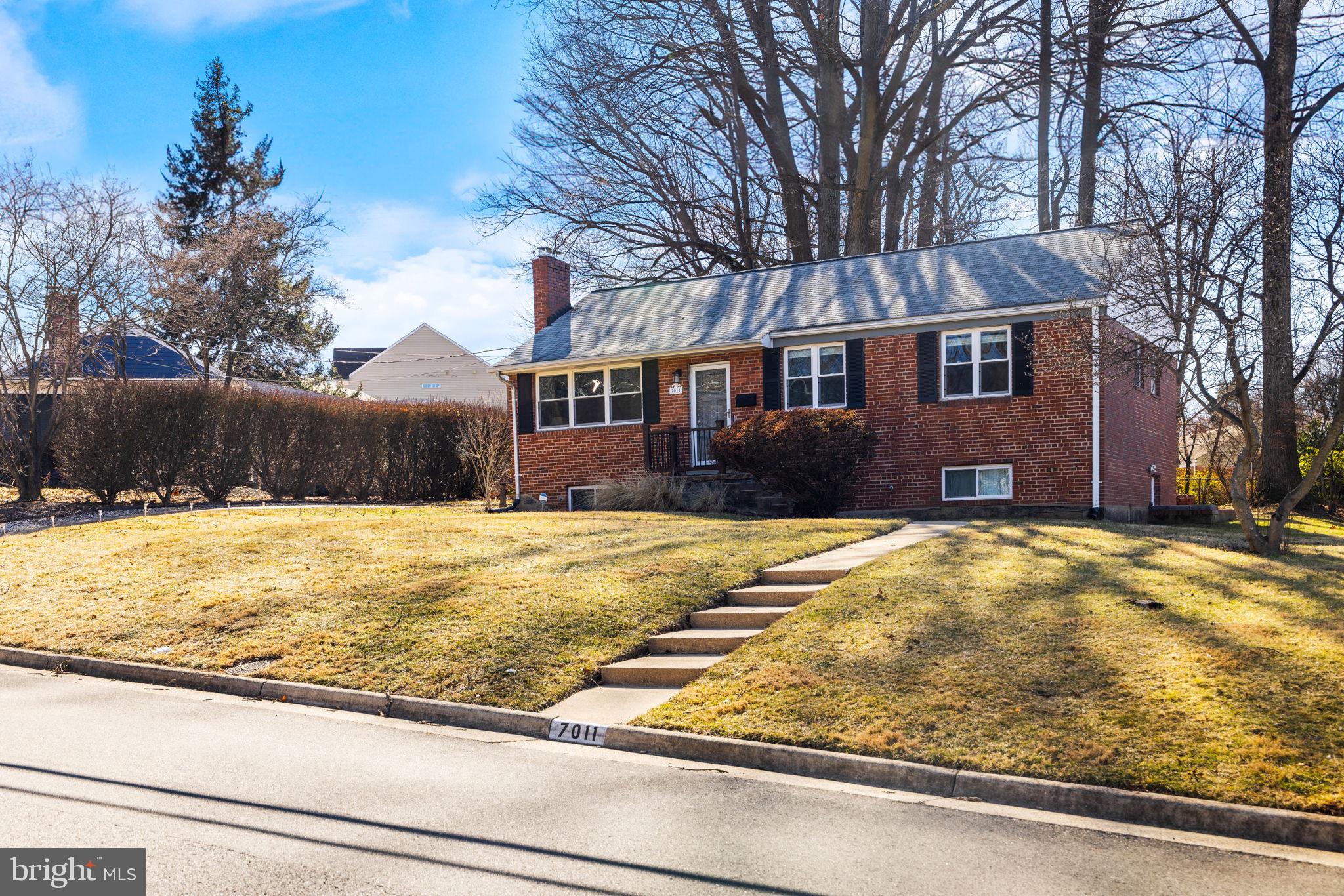 7011 MURRAY LANE