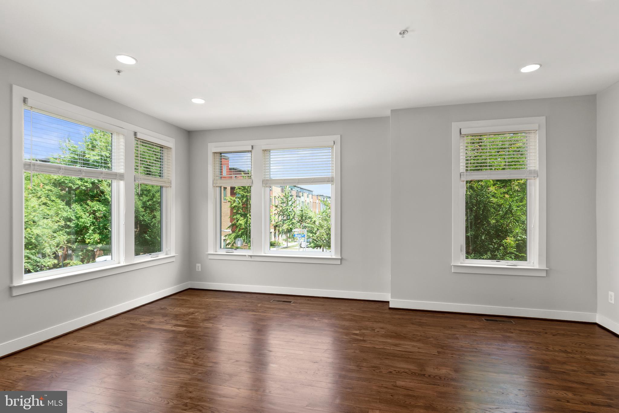 MOSAIC AT MERRIFIELD - Residential Lease