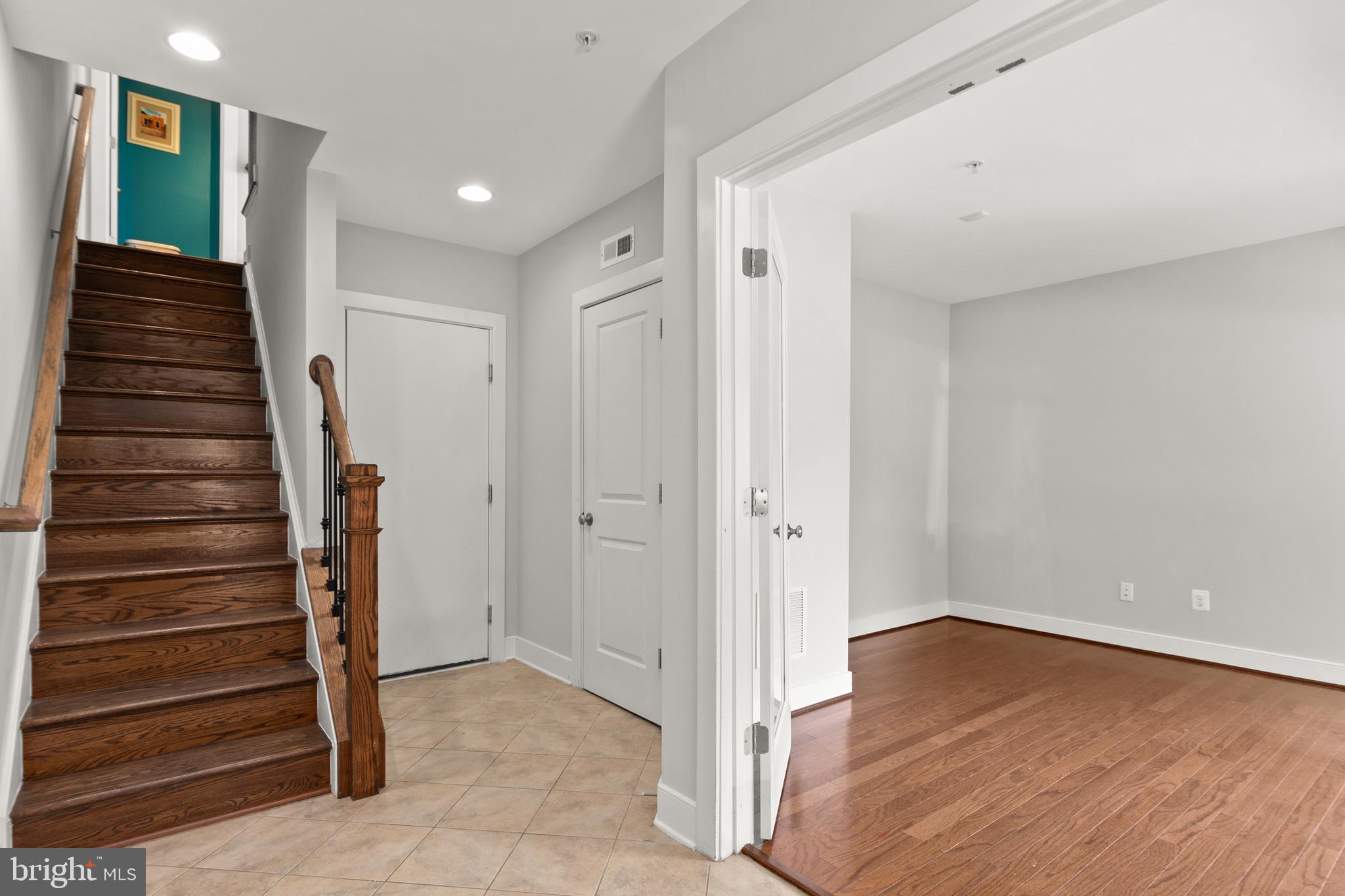 MOSAIC AT MERRIFIELD - Residential Lease