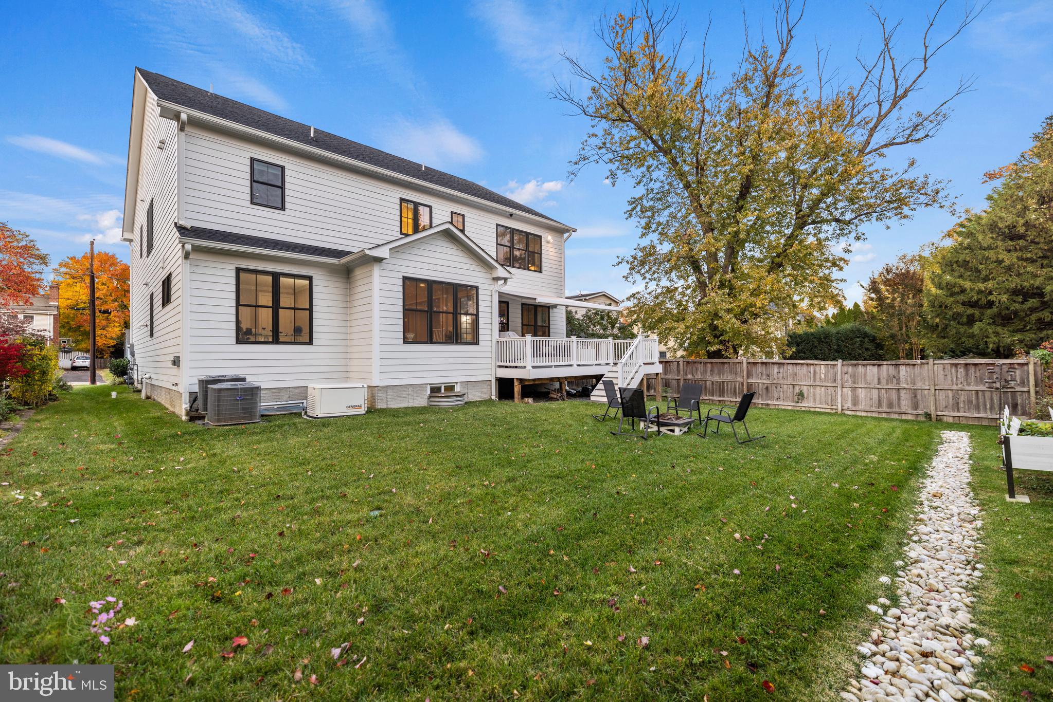 LONE OAK - Residential