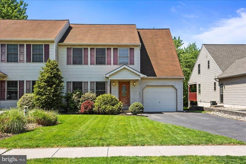 Townhouse For Sale - 724 Fieldstone Lane<br/> ELIZABETHTOWN, PA 17022