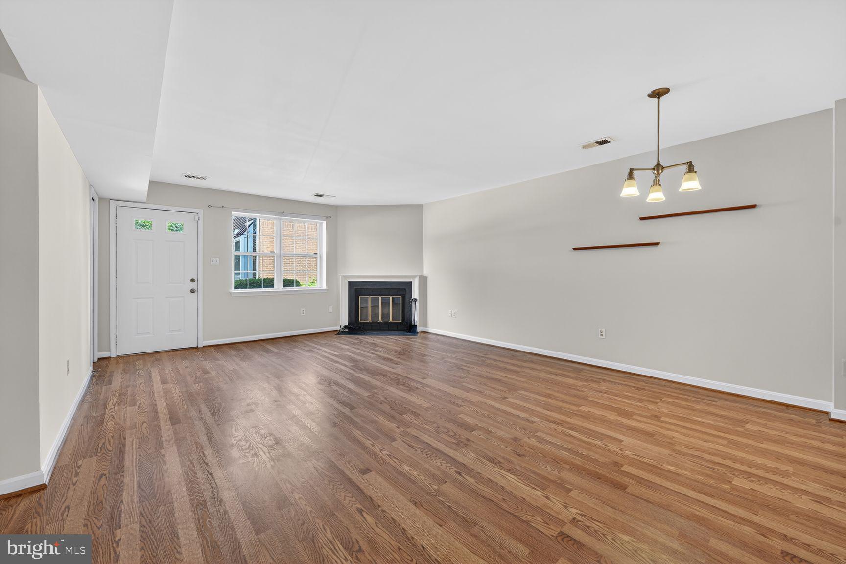 1625 S BARTON STREET 16