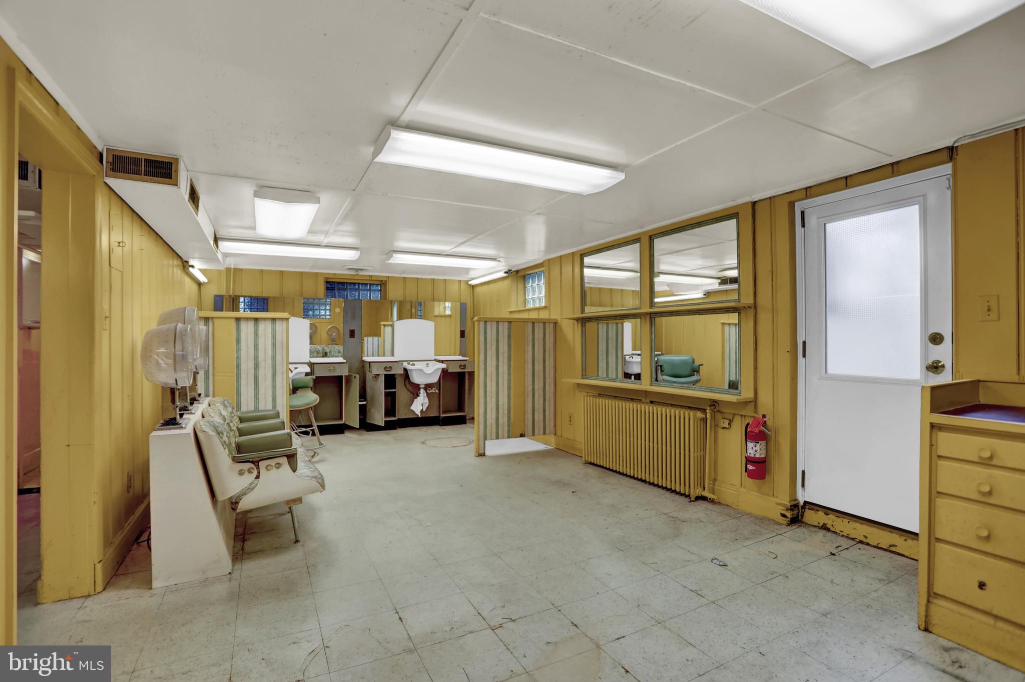 MIDDLE RIVER - Residential