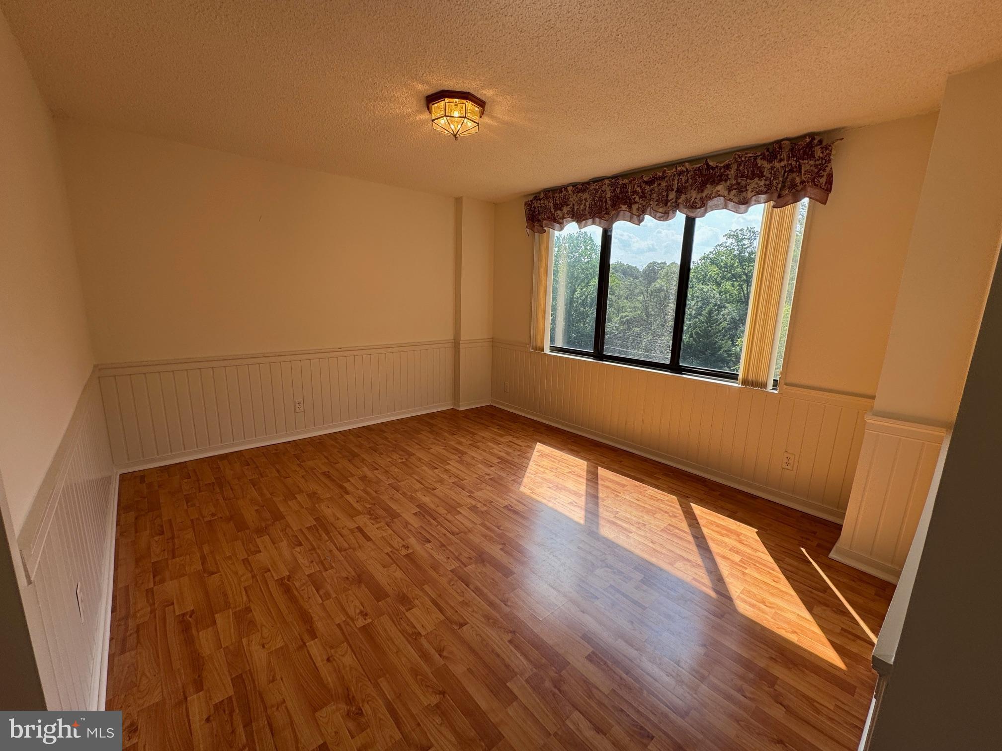 PROMENADE TOWERS - Residential Lease