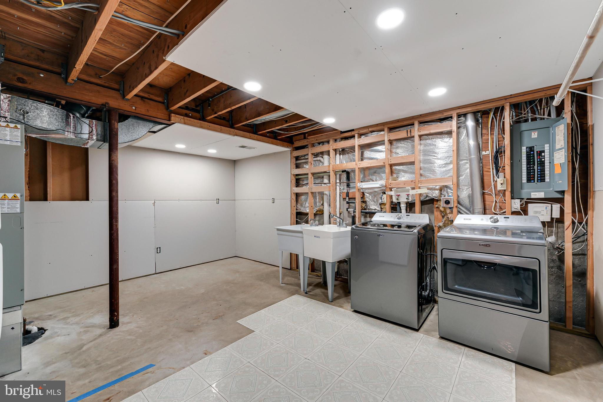 FRANKLIN GLEN - Residential