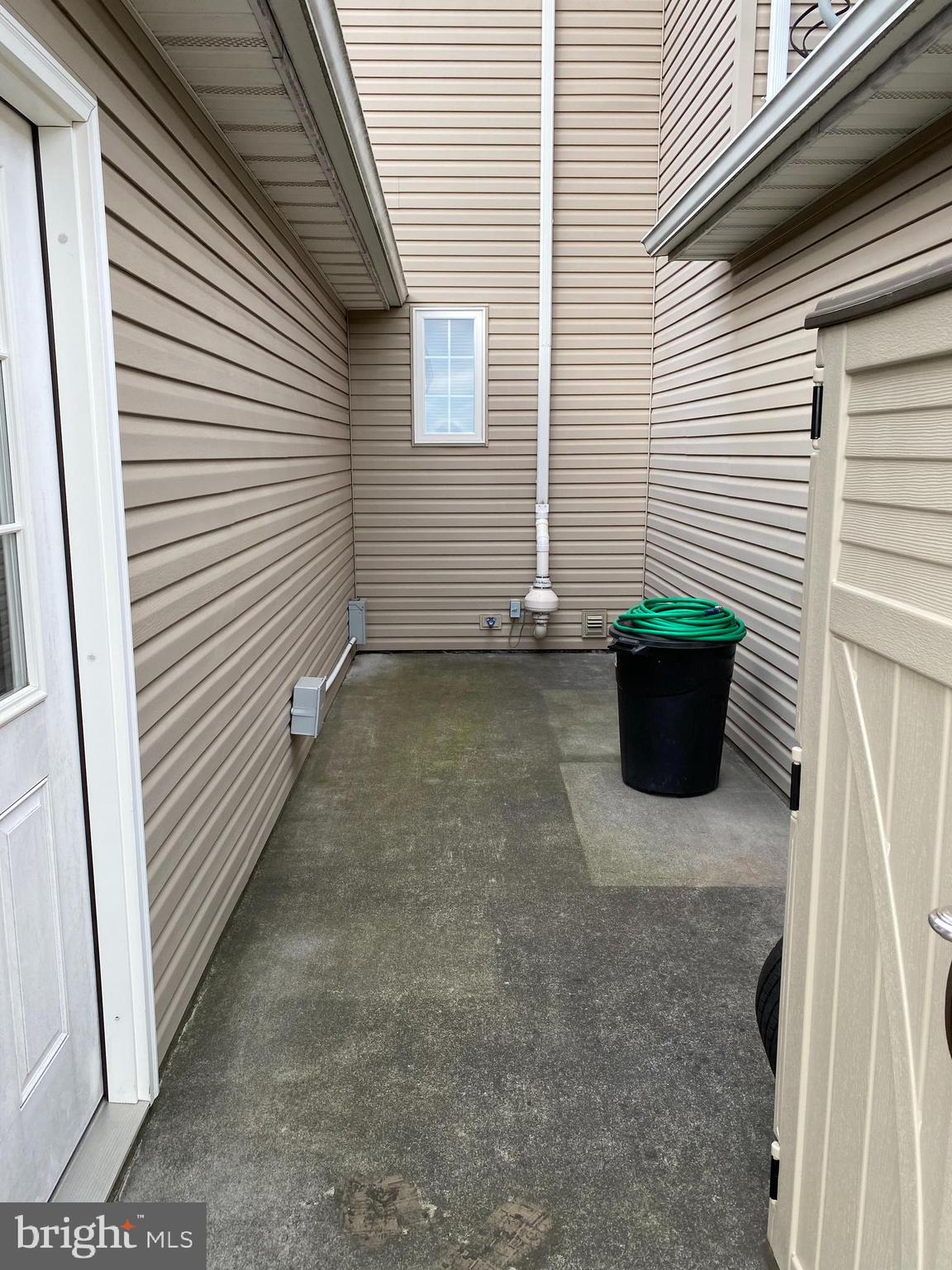 COLONIAL RIDGE - Residential