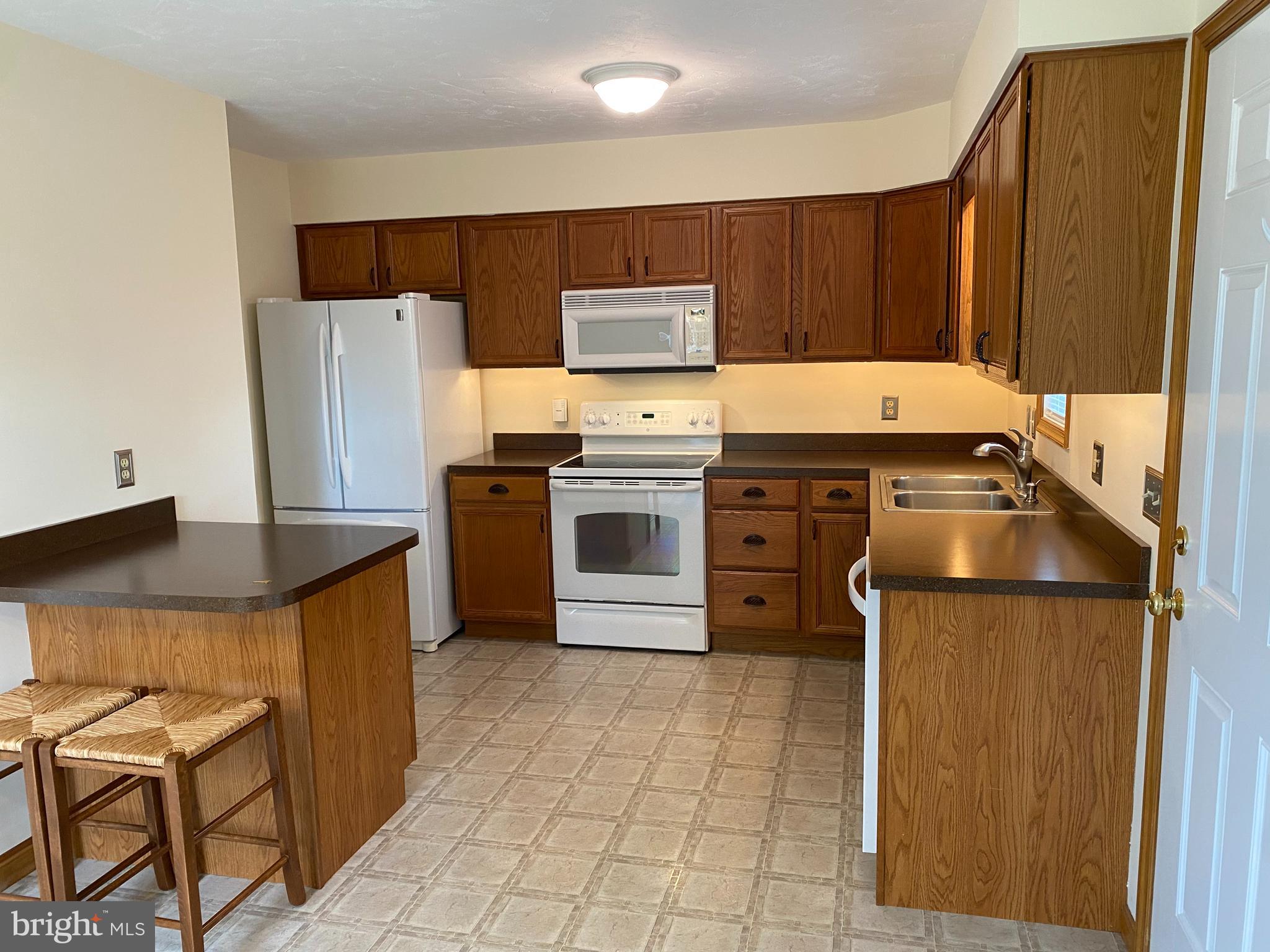 COLONIAL RIDGE - Residential