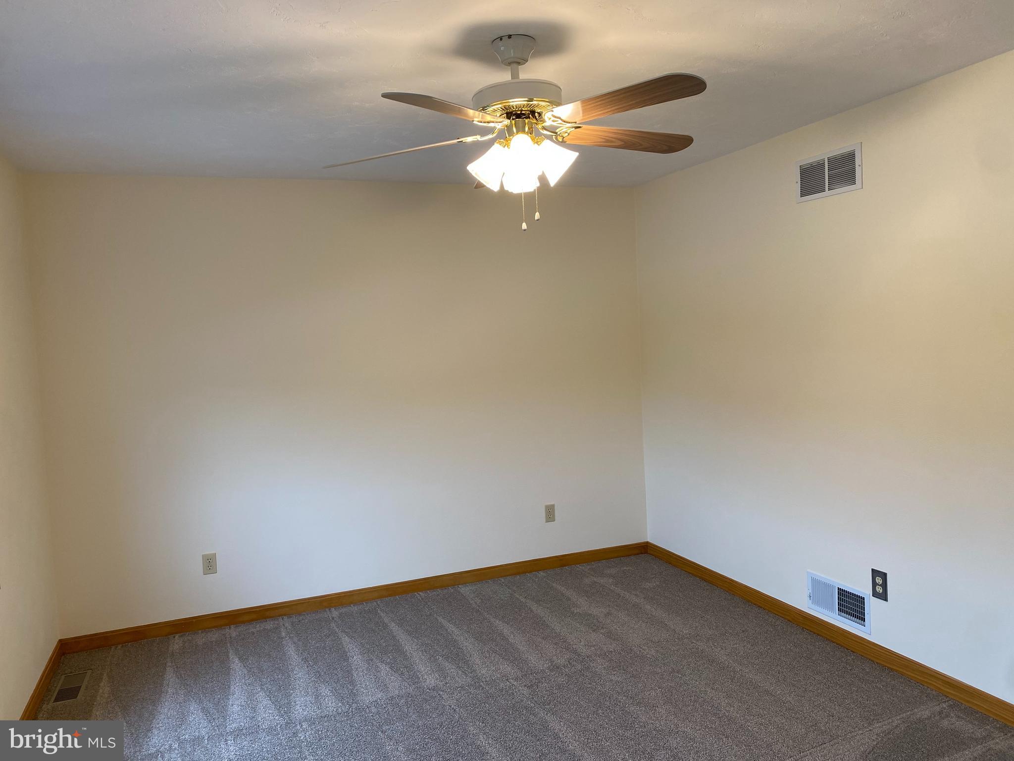 COLONIAL RIDGE - Residential