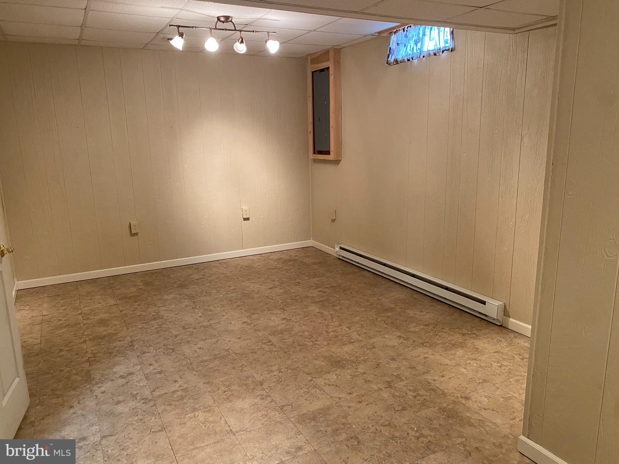 COLONIAL RIDGE - Residential