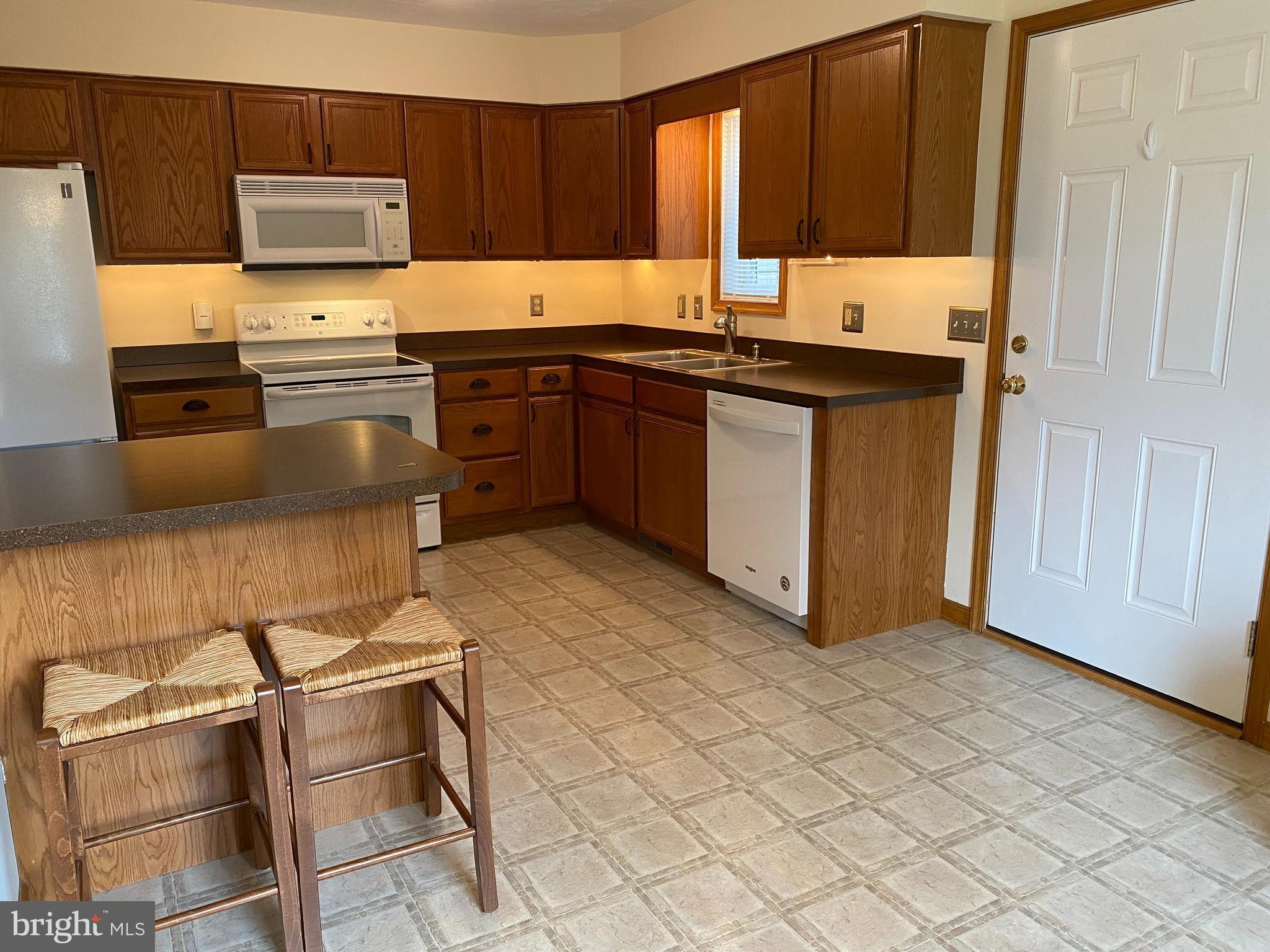 COLONIAL RIDGE - Residential