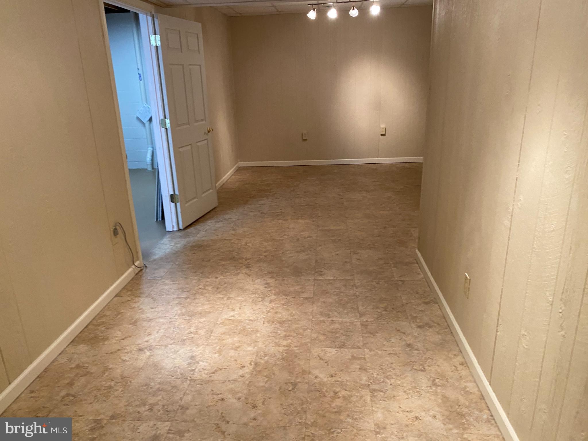 COLONIAL RIDGE - Residential