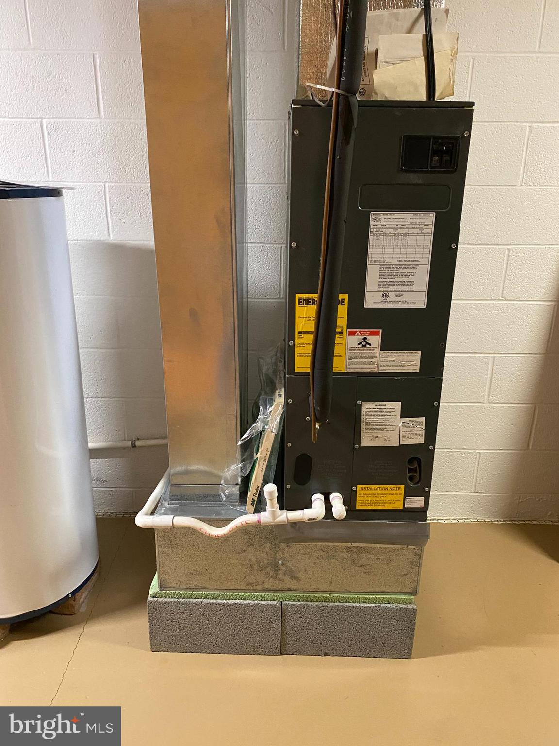 COLONIAL RIDGE - Residential