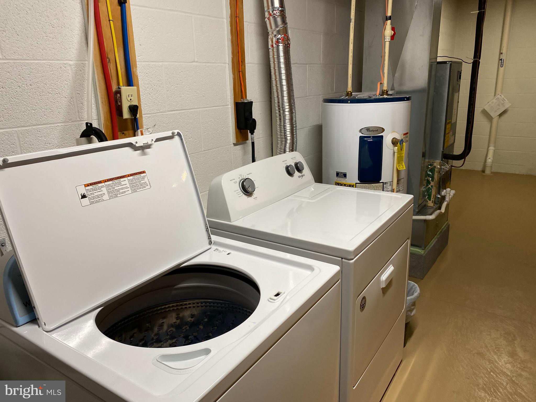 COLONIAL RIDGE - Residential