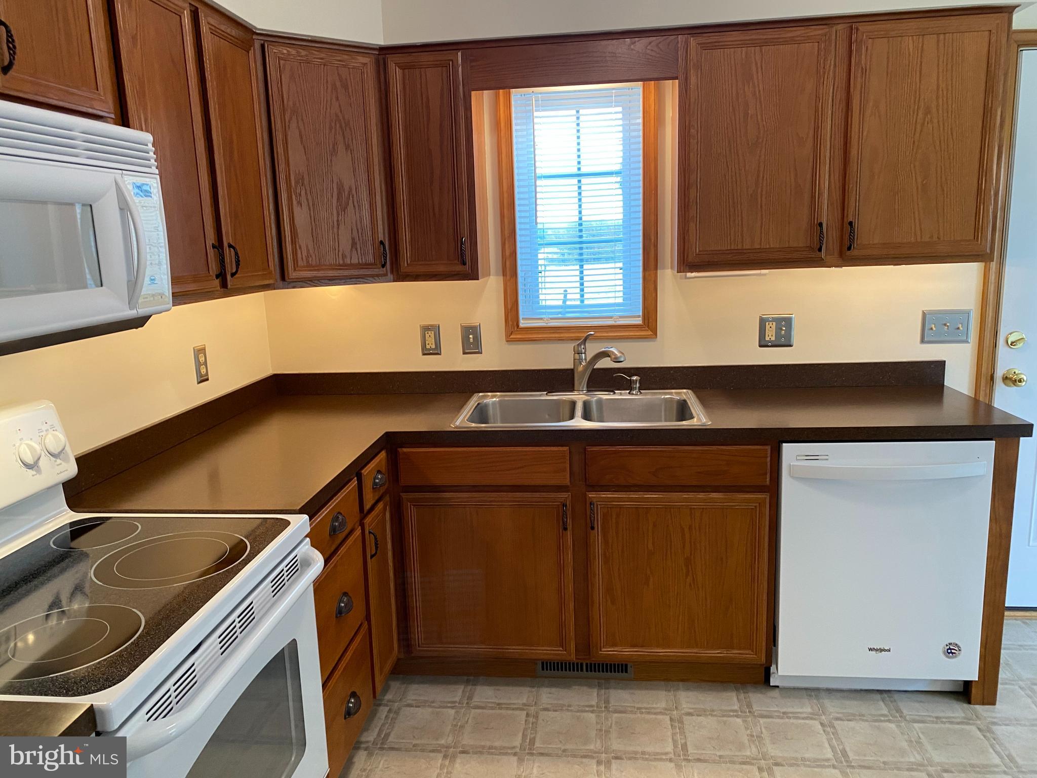 COLONIAL RIDGE - Residential