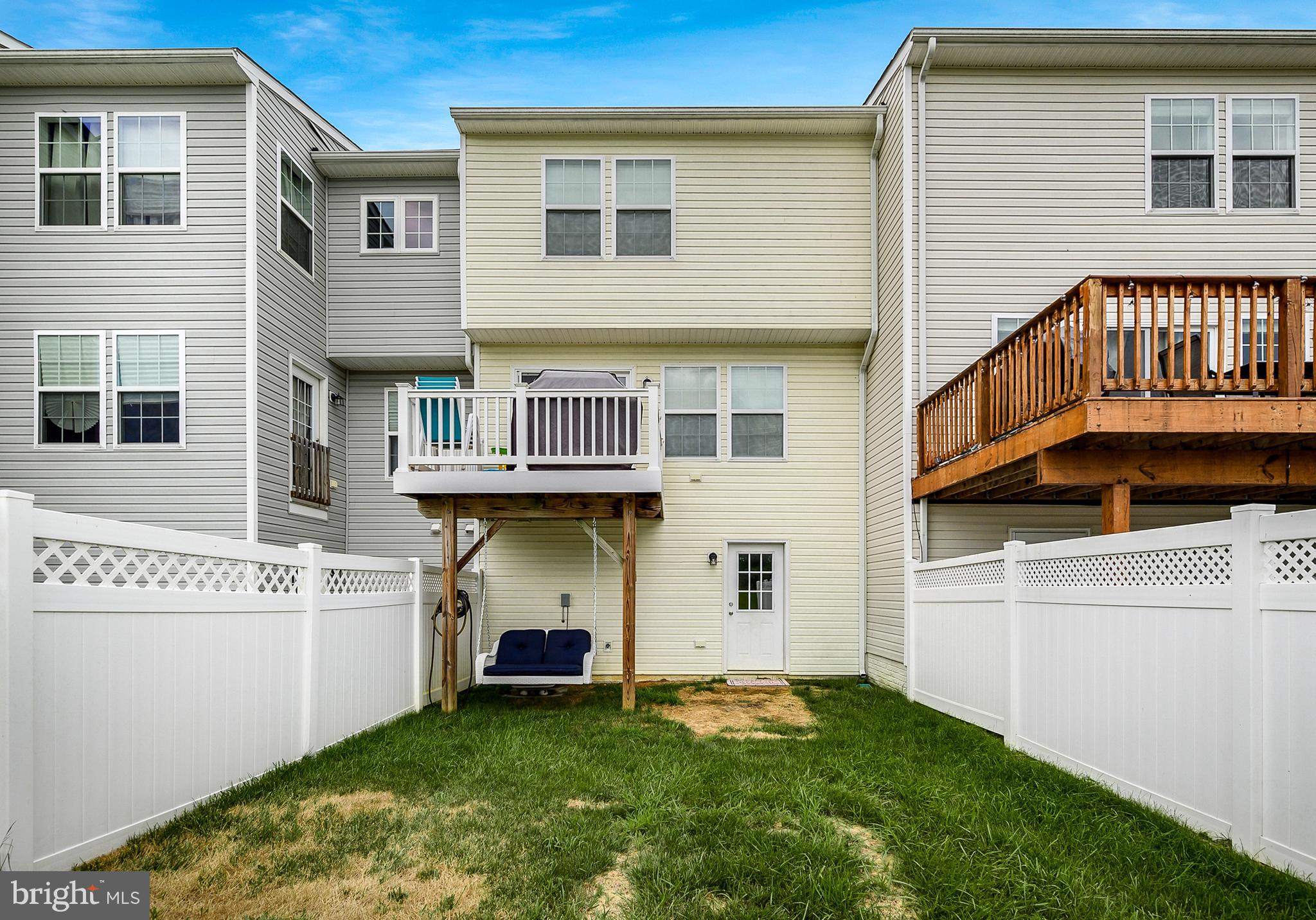 LAKELAND PLACE - Residential