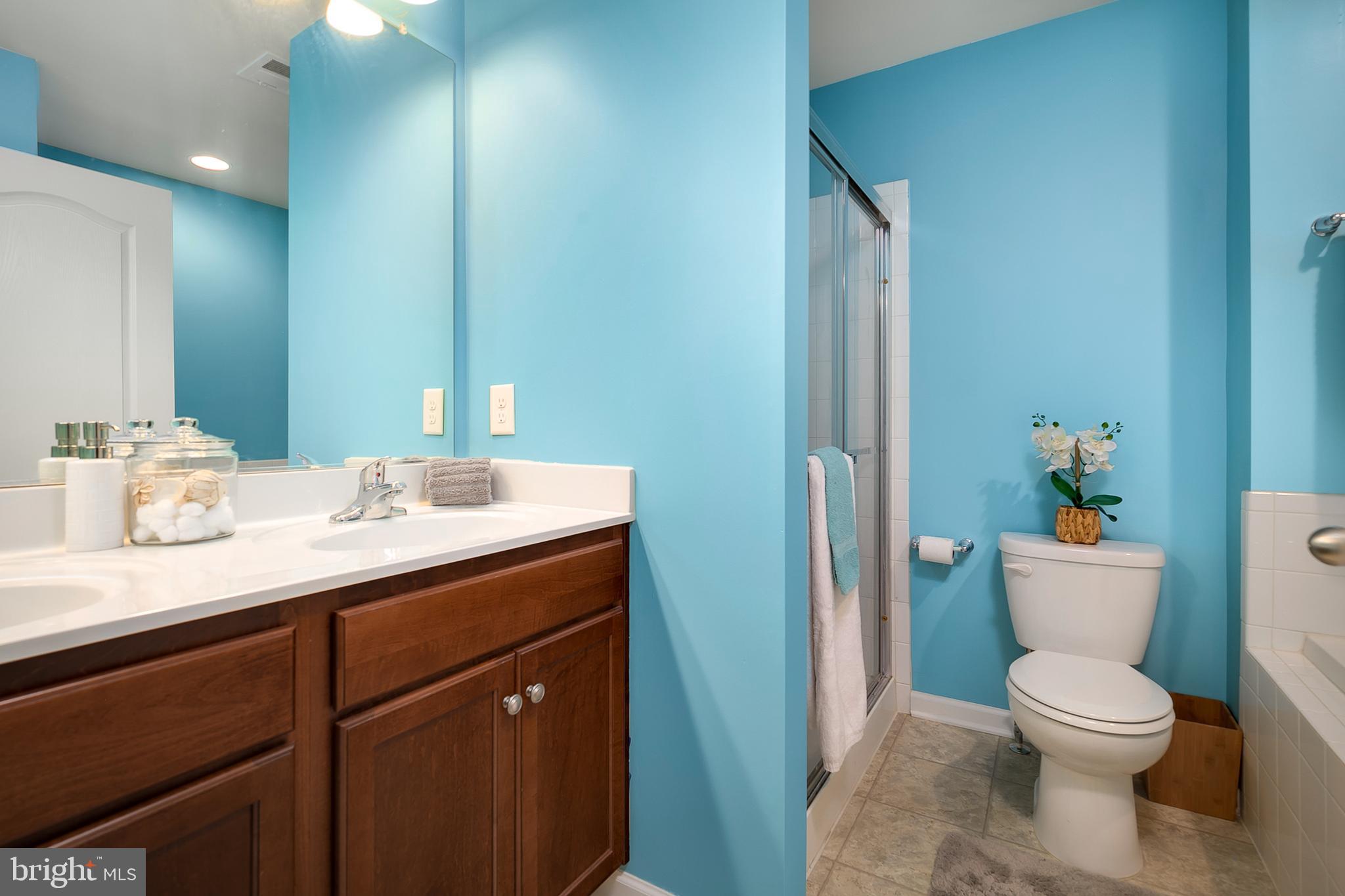 LAKELAND PLACE - Residential