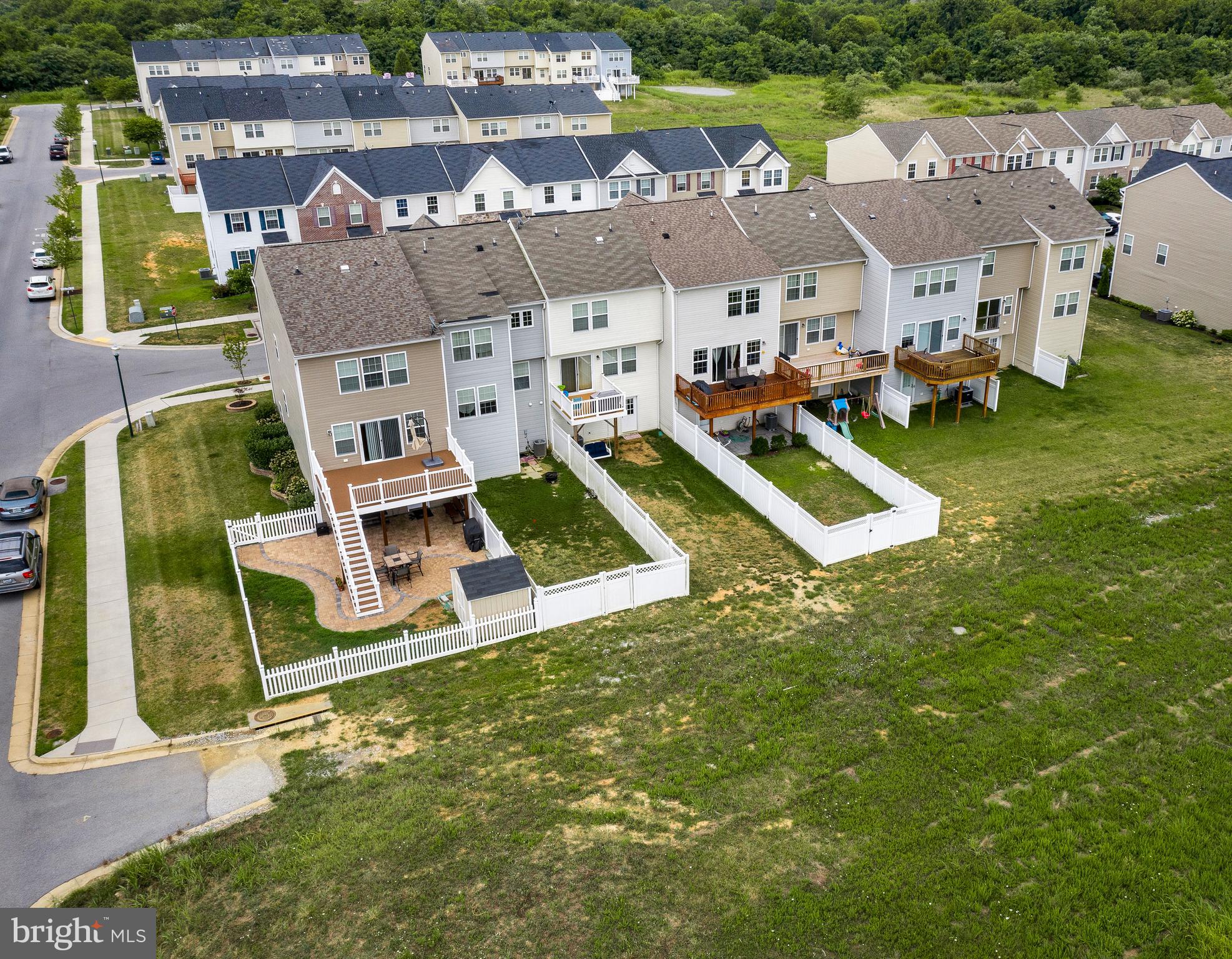 LAKELAND PLACE - Residential