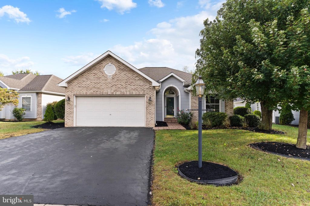 Photo of 8 Longwood Dr, MECHANICSBURG, PA 17050 (MLS # PACB2046804)