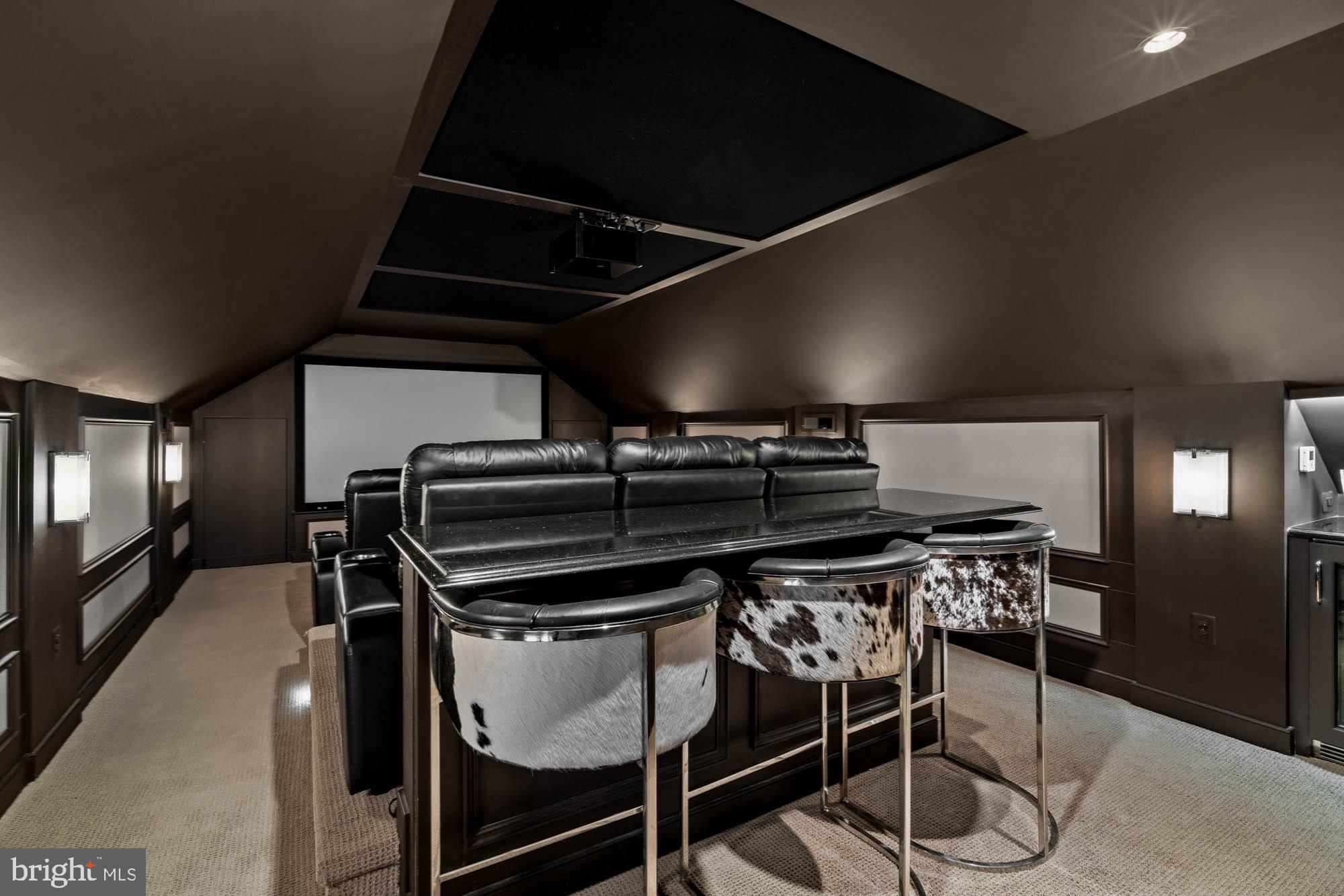 RIVER OAKS - Residential