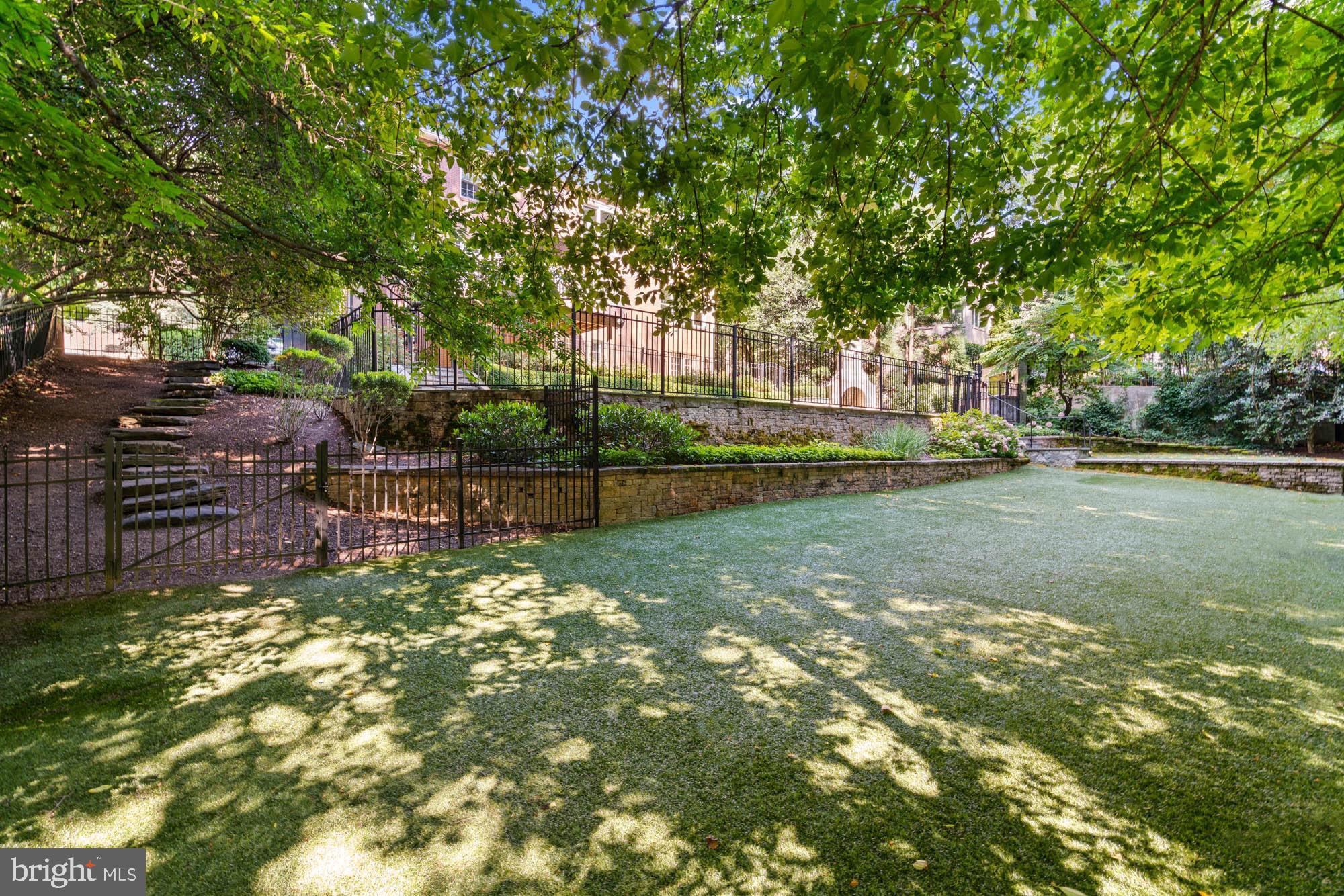 RIVER OAKS - Residential