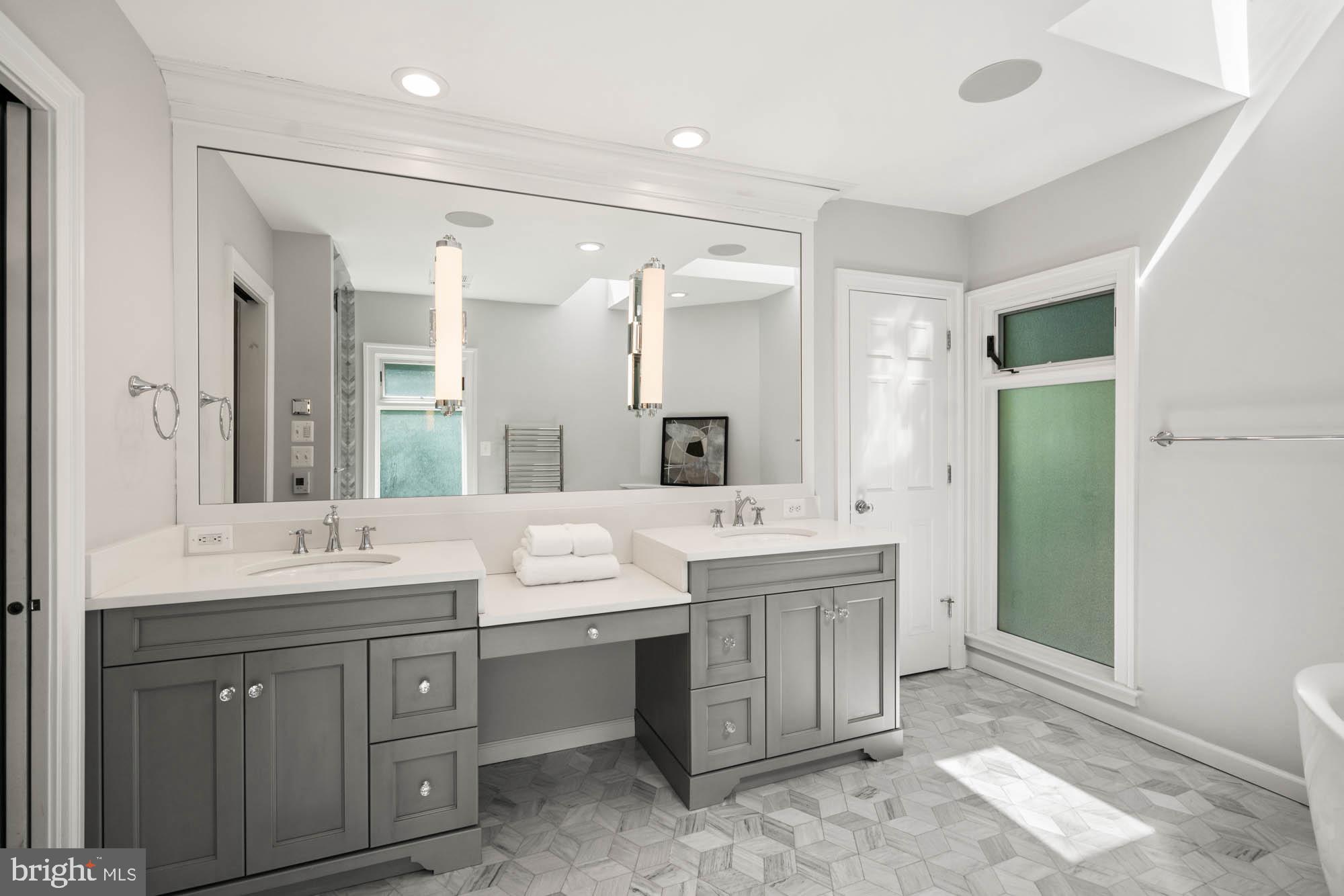 RIVER OAKS - Residential