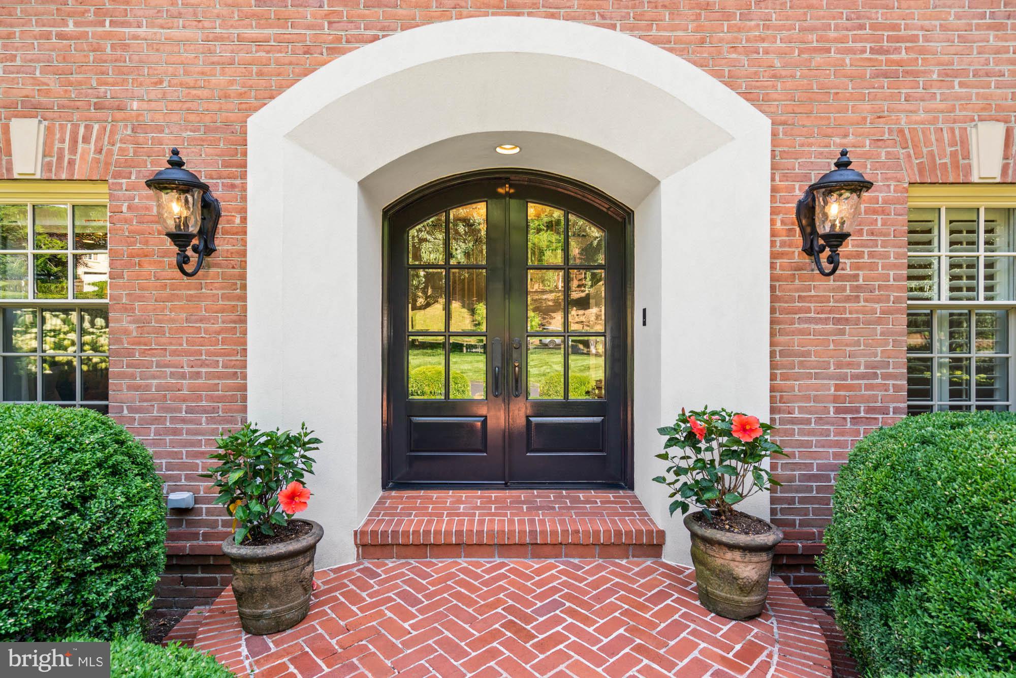 RIVER OAKS - Residential