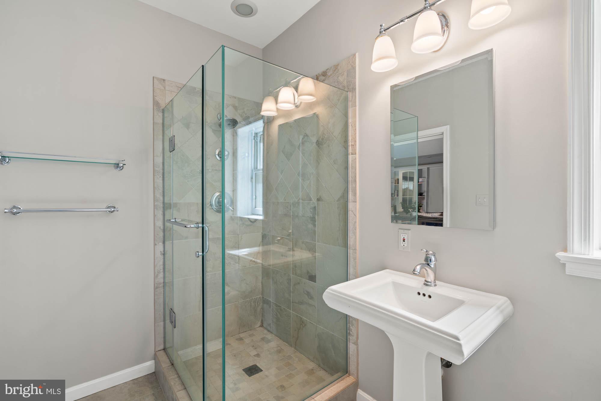 RIVER OAKS - Residential