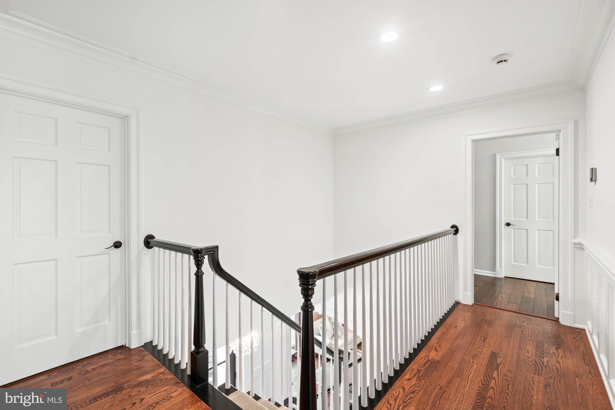 RIVER OAKS - Residential