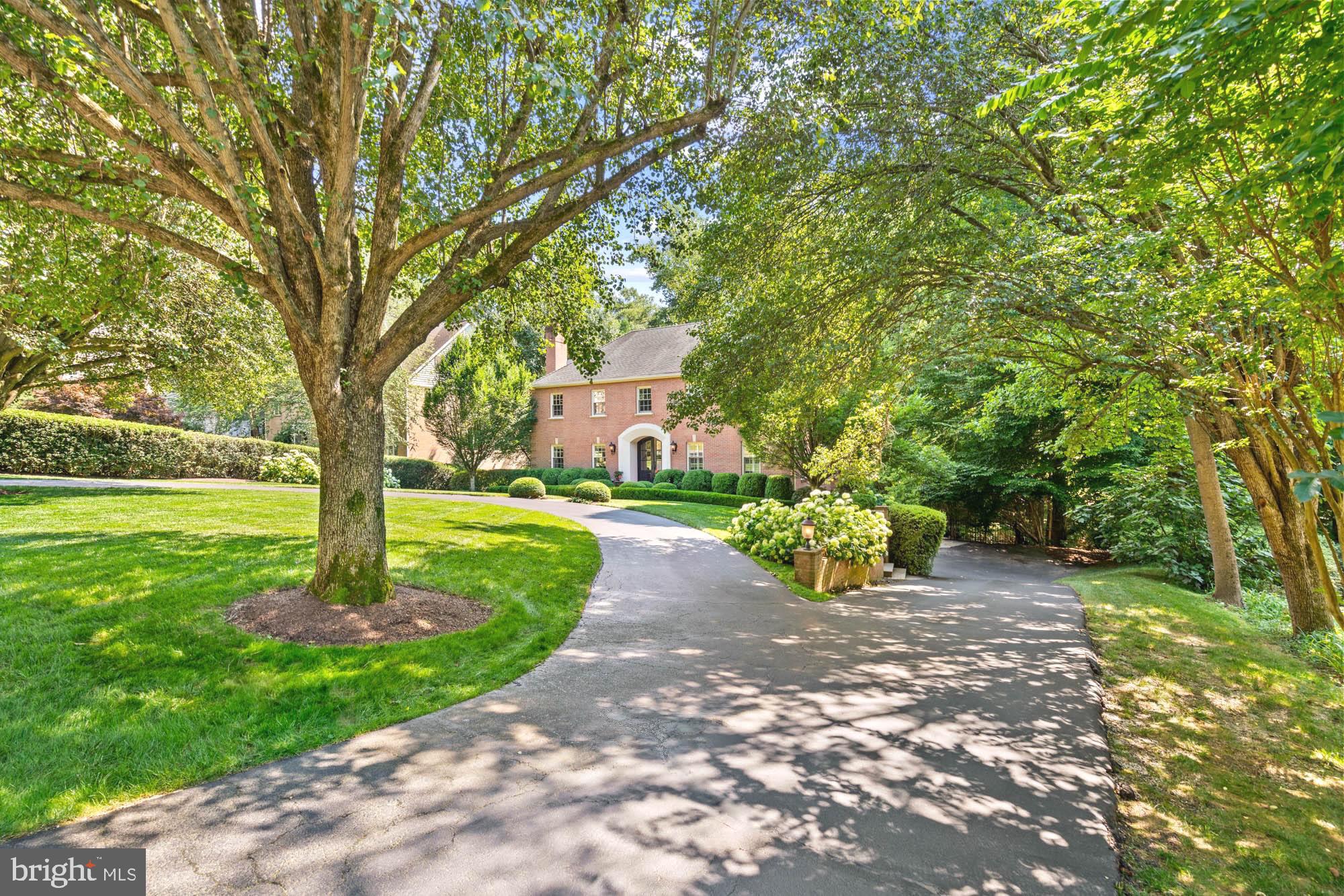 RIVER OAKS - Residential