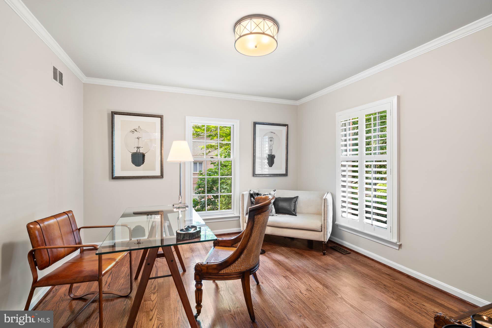 RIVER OAKS - Residential