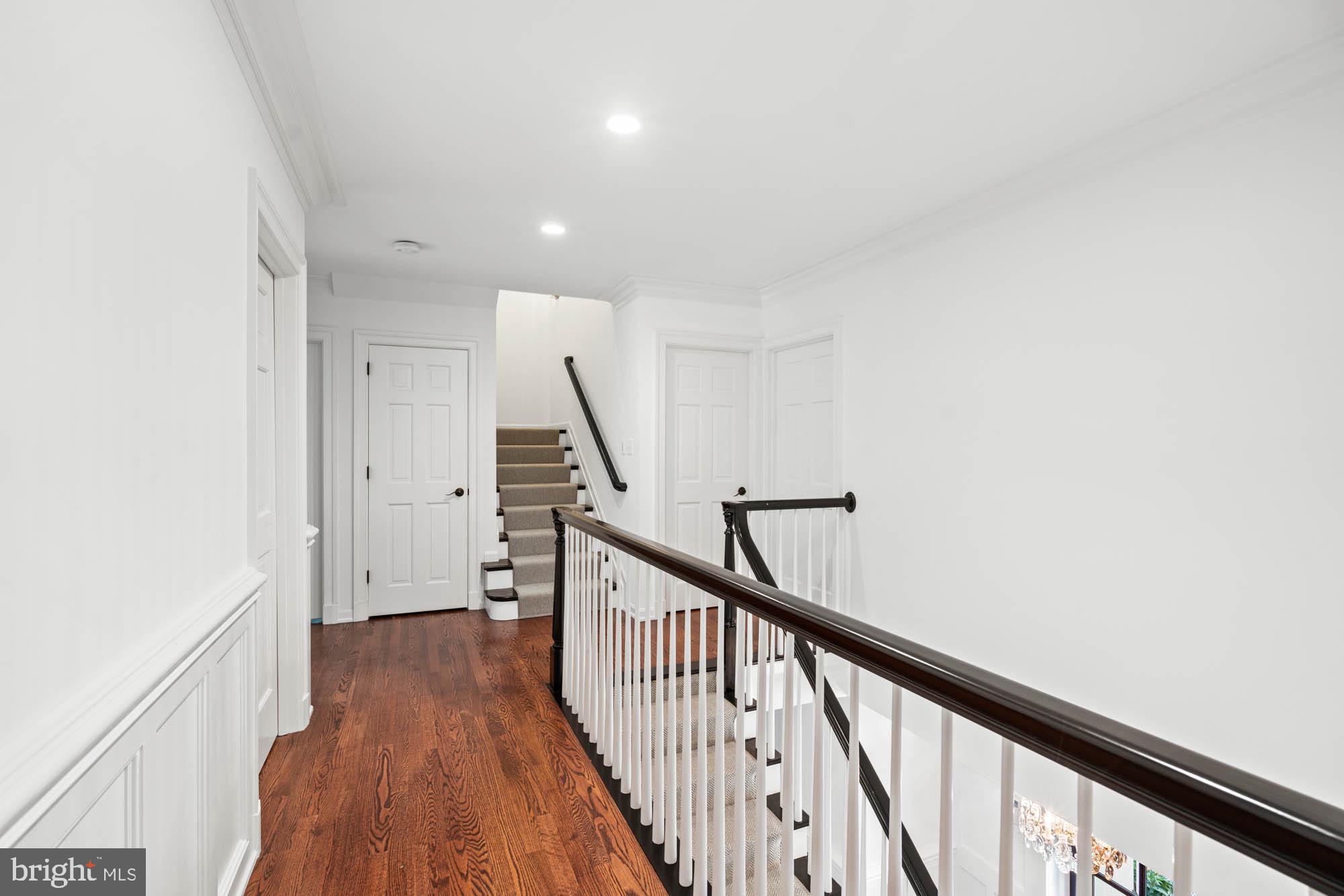 RIVER OAKS - Residential