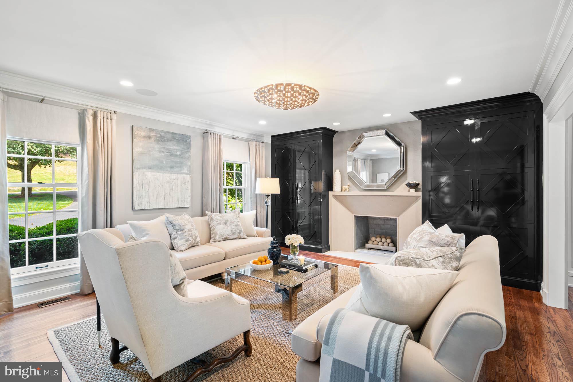 RIVER OAKS - Residential