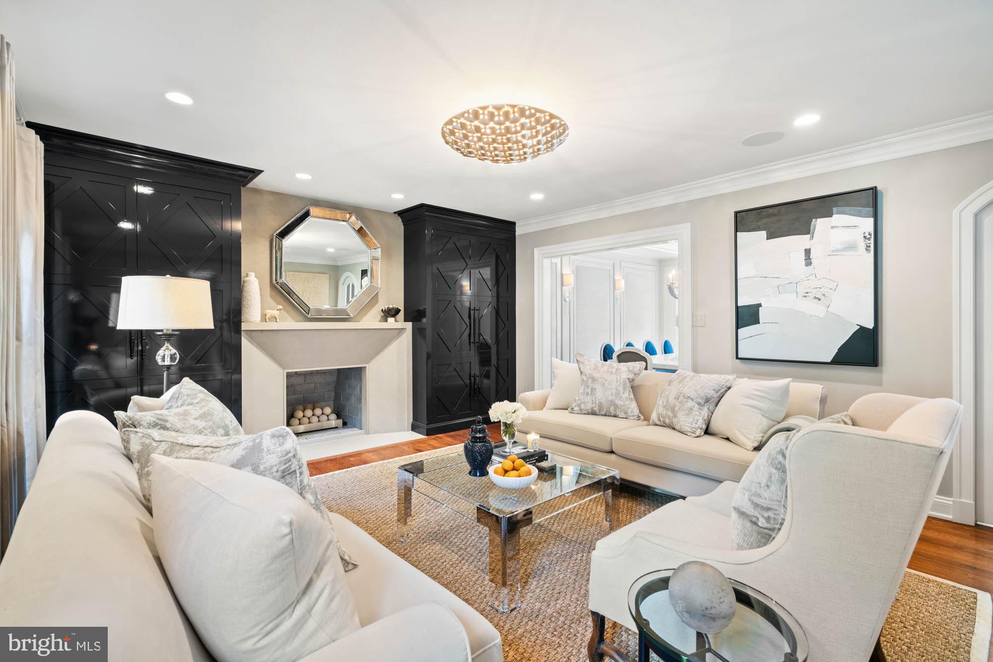 RIVER OAKS - Residential