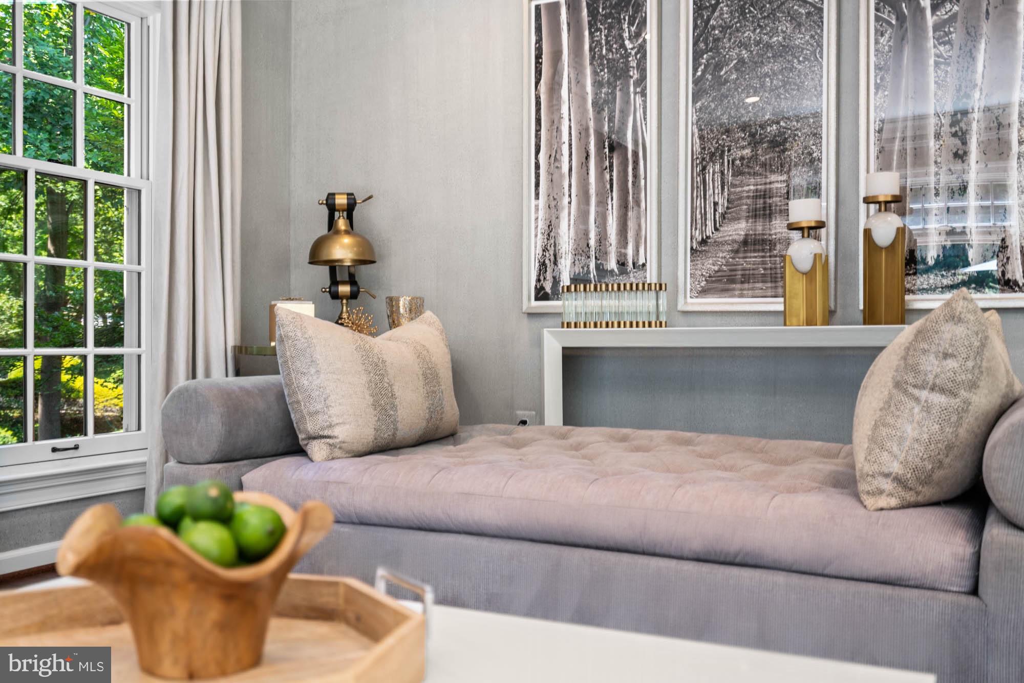 RIVER OAKS - Residential