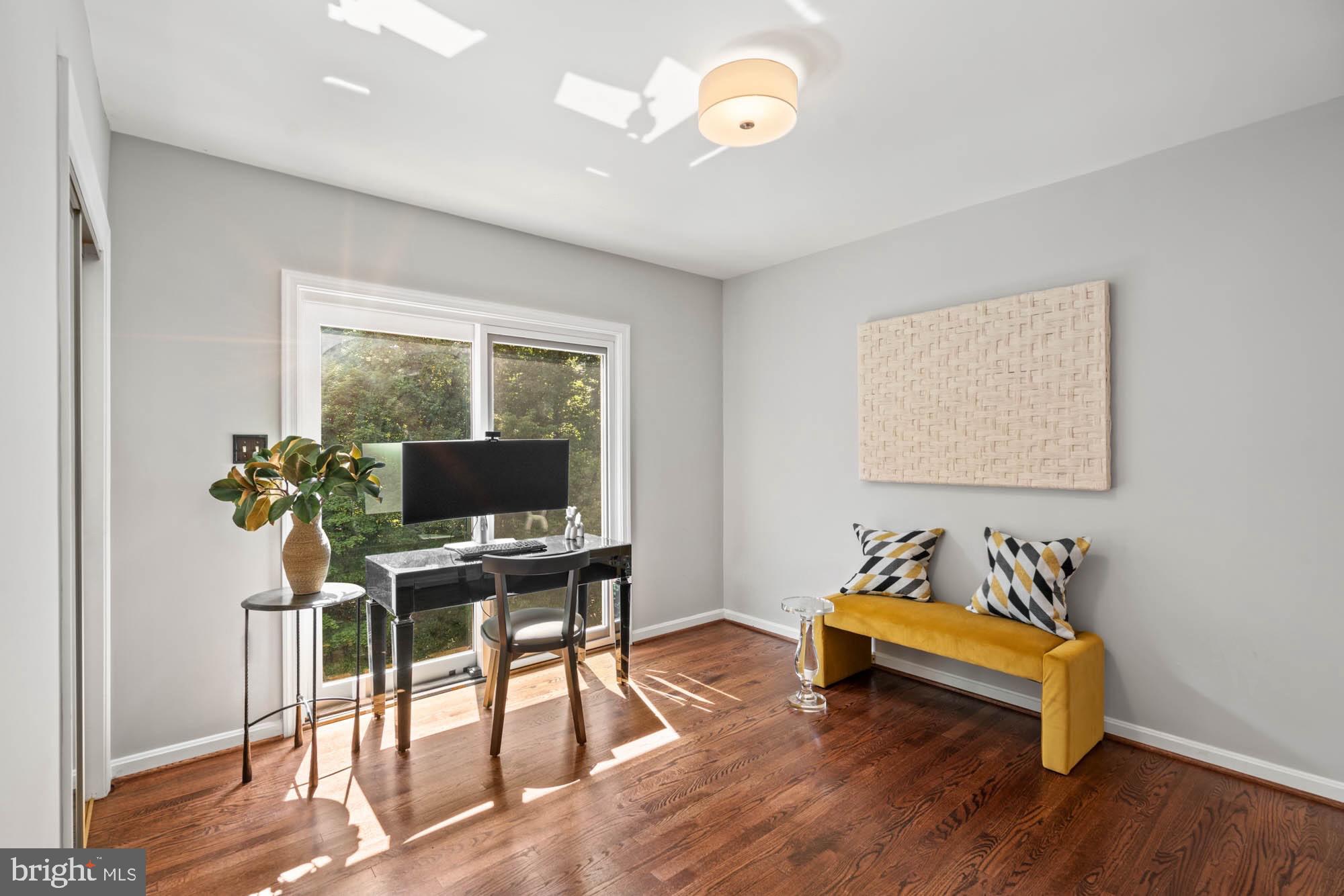 RIVER OAKS - Residential