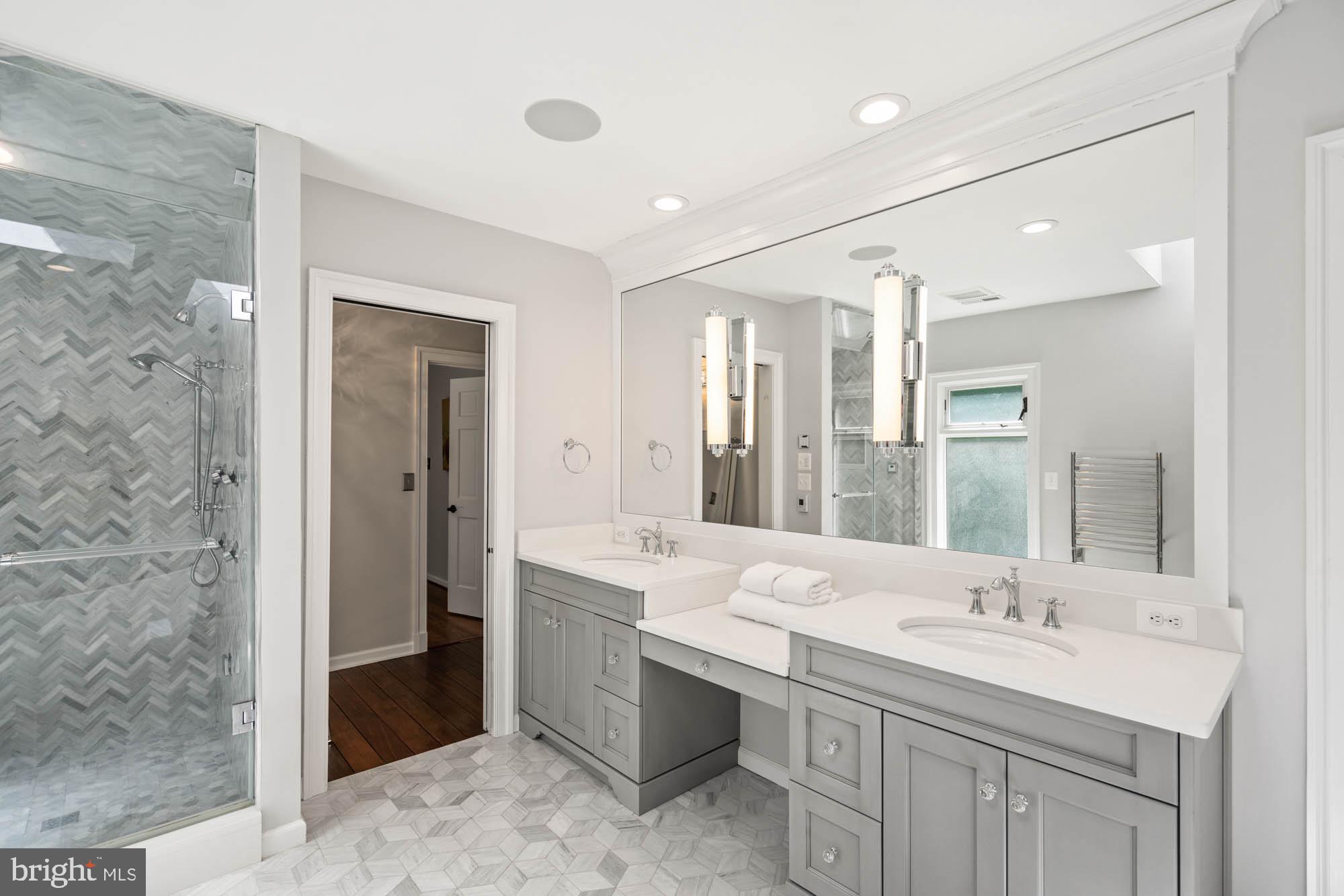 RIVER OAKS - Residential