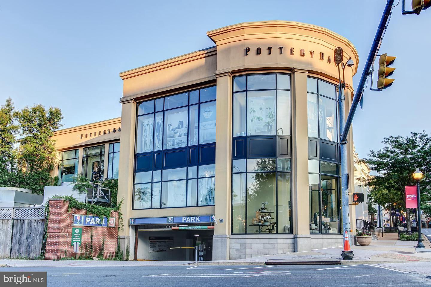 CLARENDON 1021 - Residential Lease