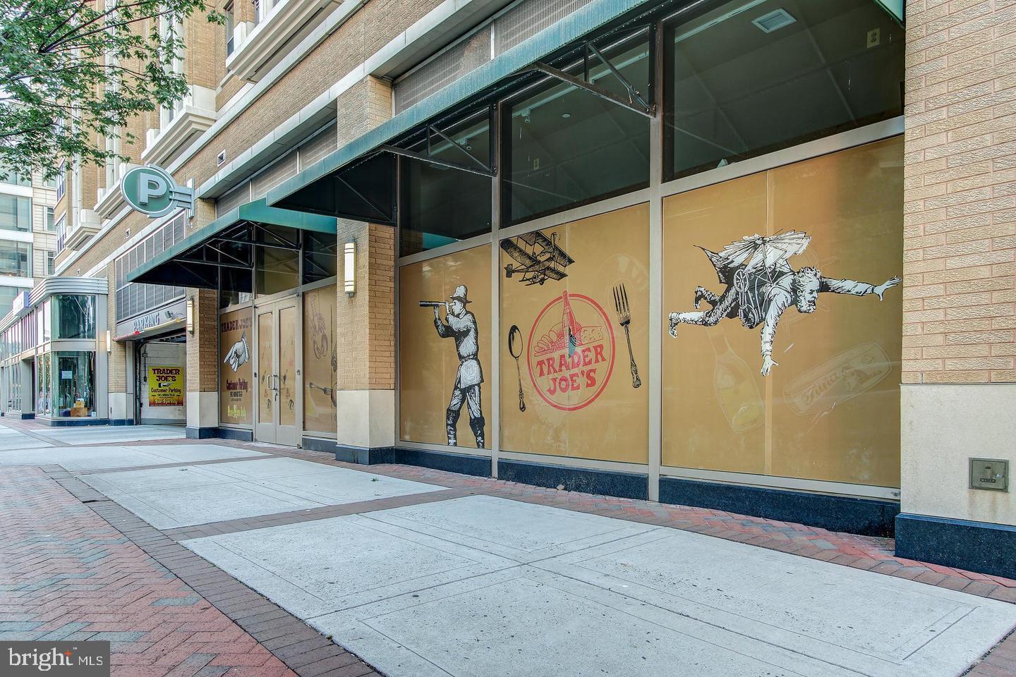 CLARENDON 1021 - Residential Lease