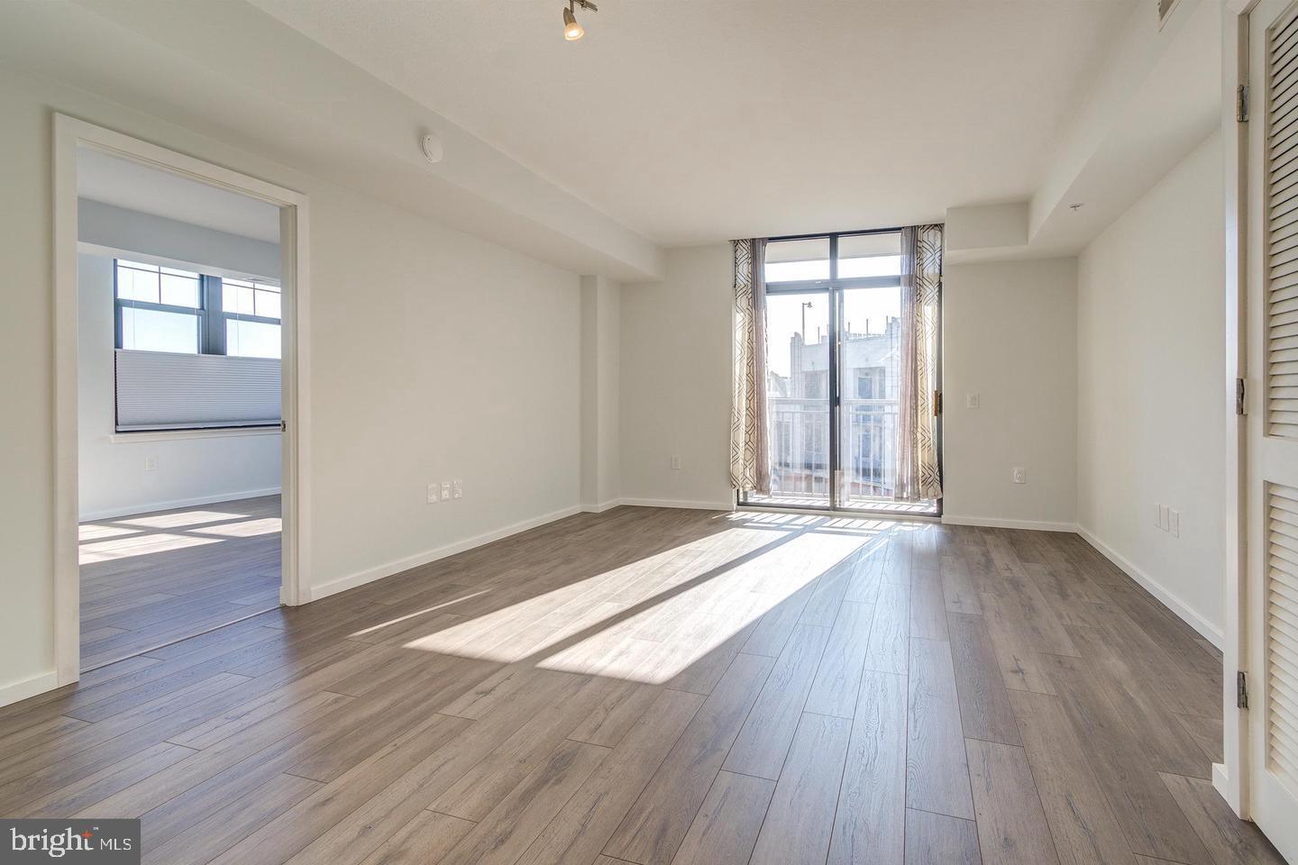 CLARENDON 1021 - Residential Lease