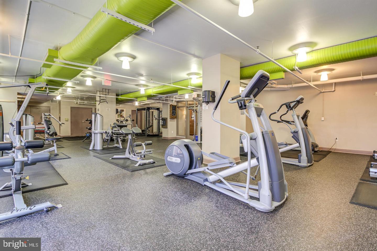 CLARENDON 1021 - Residential Lease