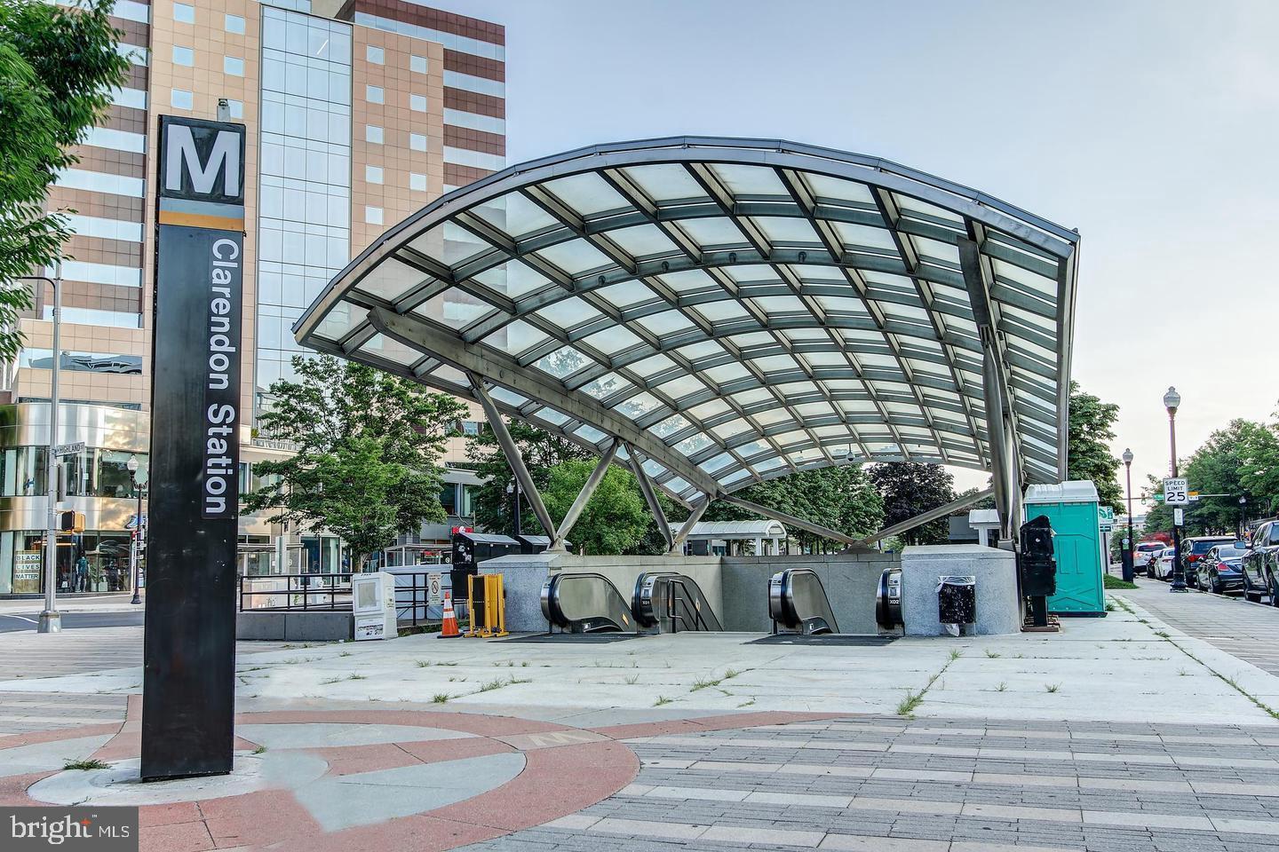 CLARENDON 1021 - Residential Lease