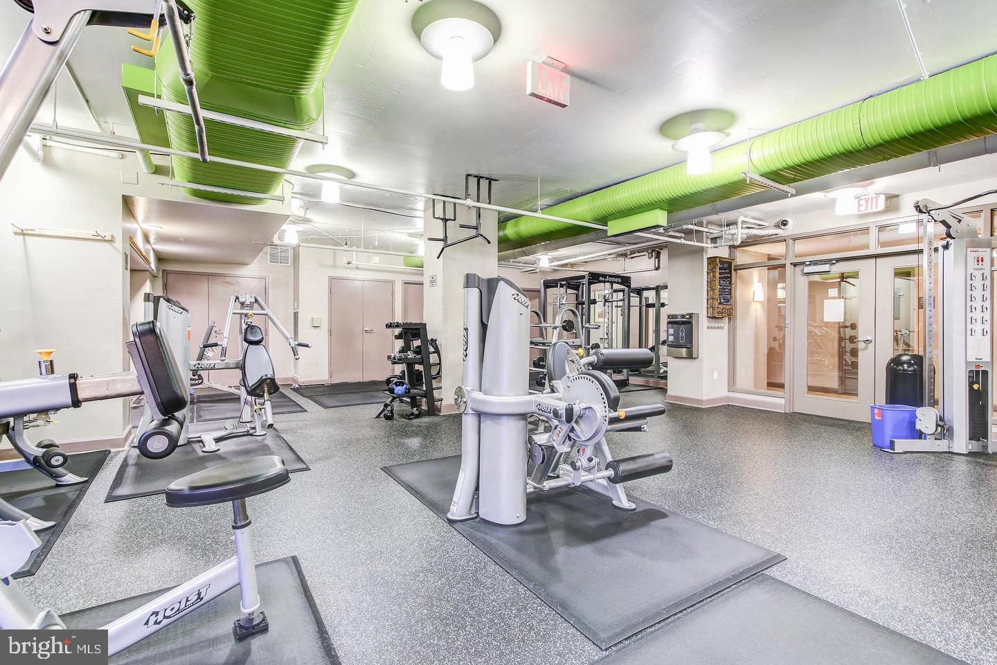 CLARENDON 1021 - Residential Lease