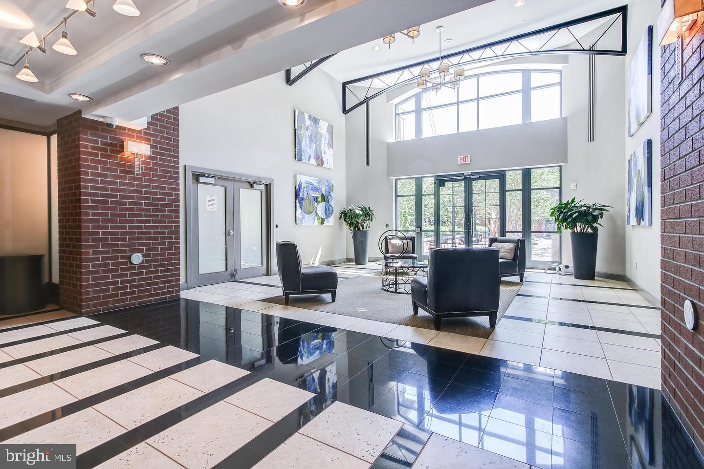 CLARENDON 1021 - Residential Lease