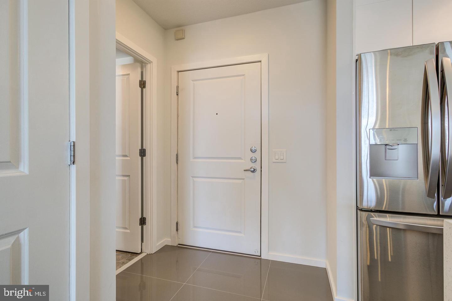 CLARENDON 1021 - Residential Lease