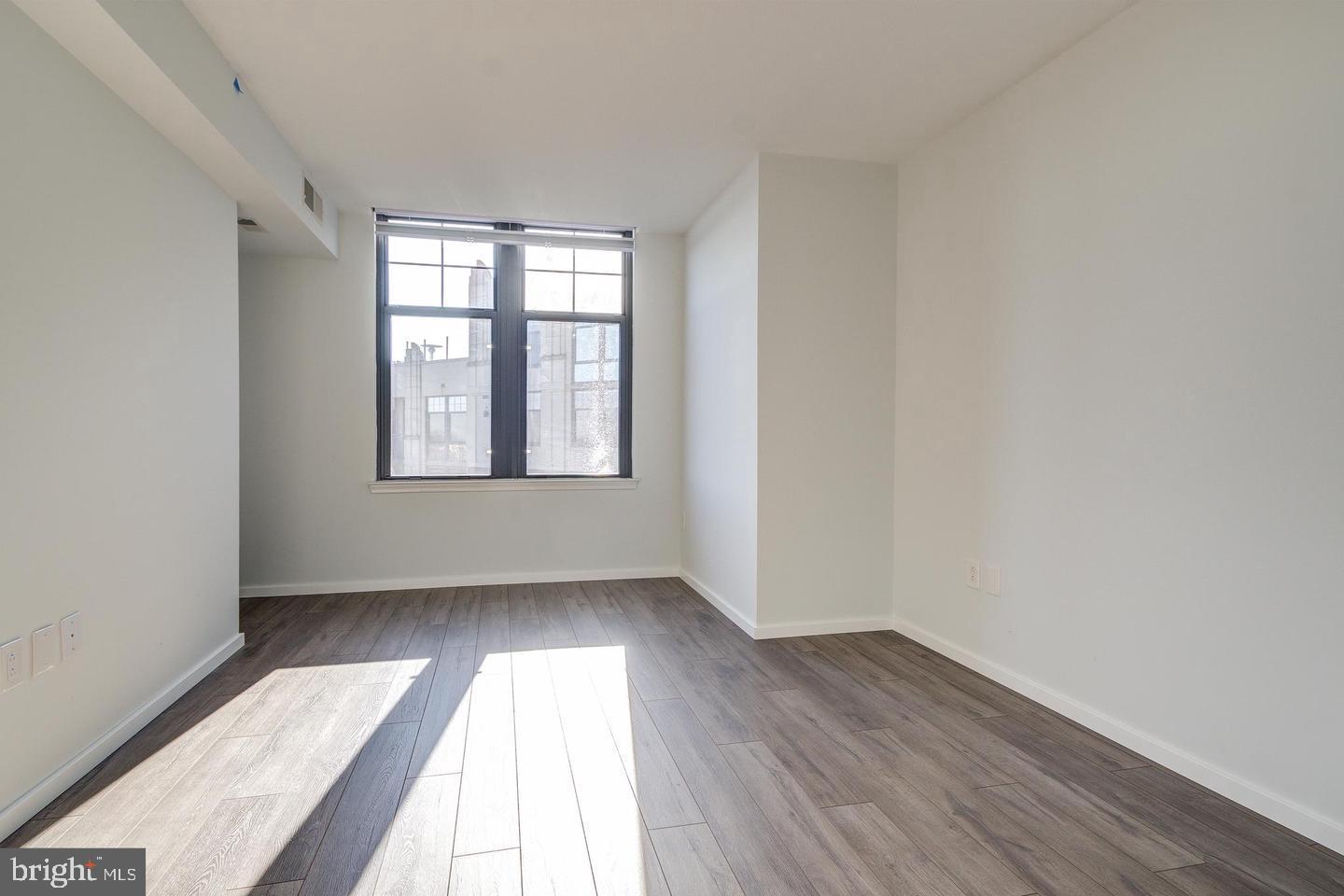 CLARENDON 1021 - Residential Lease