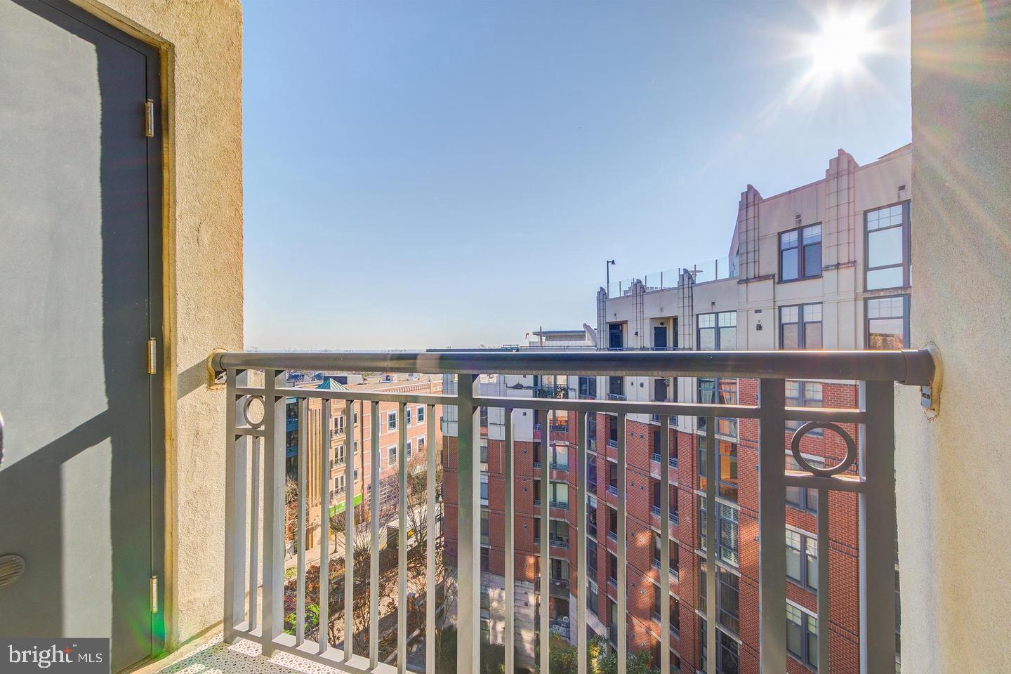 CLARENDON 1021 - Residential Lease