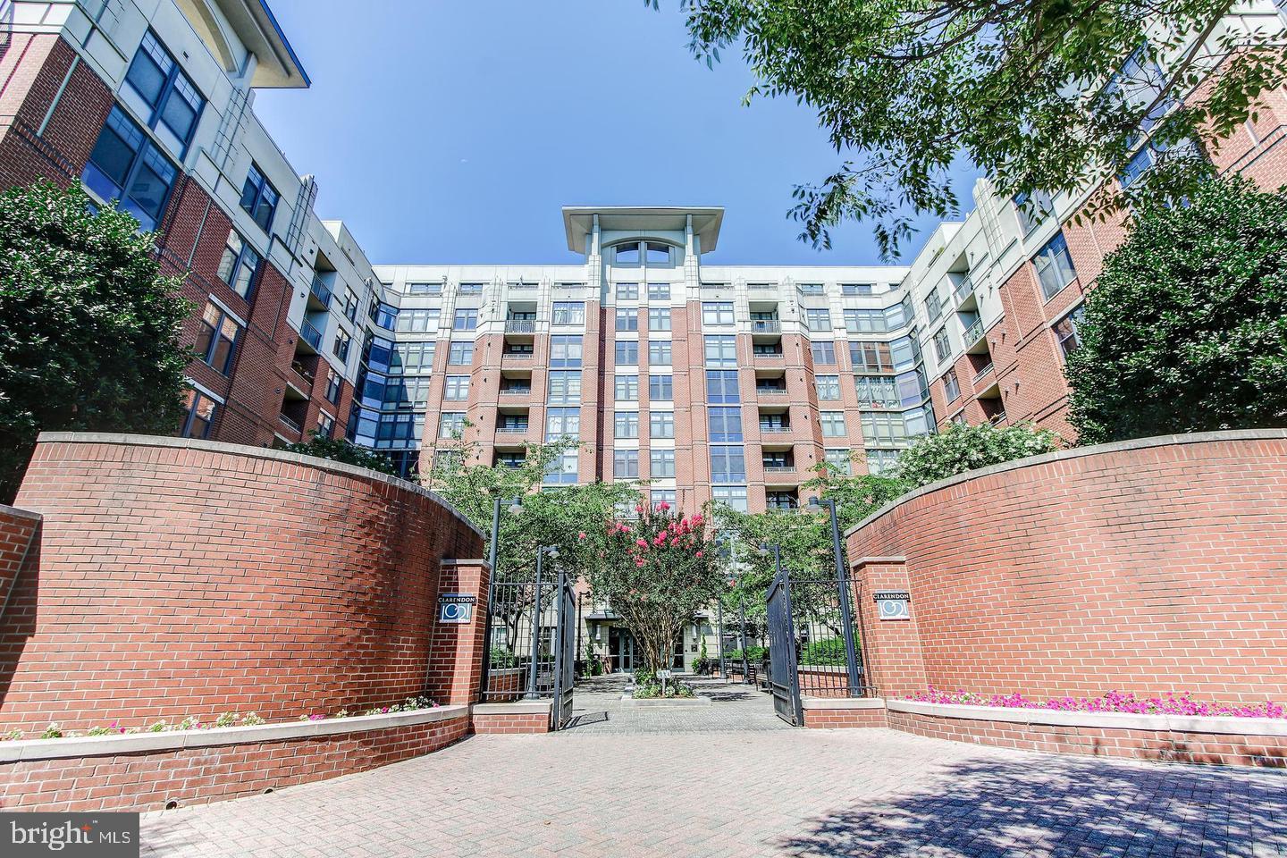 CLARENDON 1021 - Residential Lease