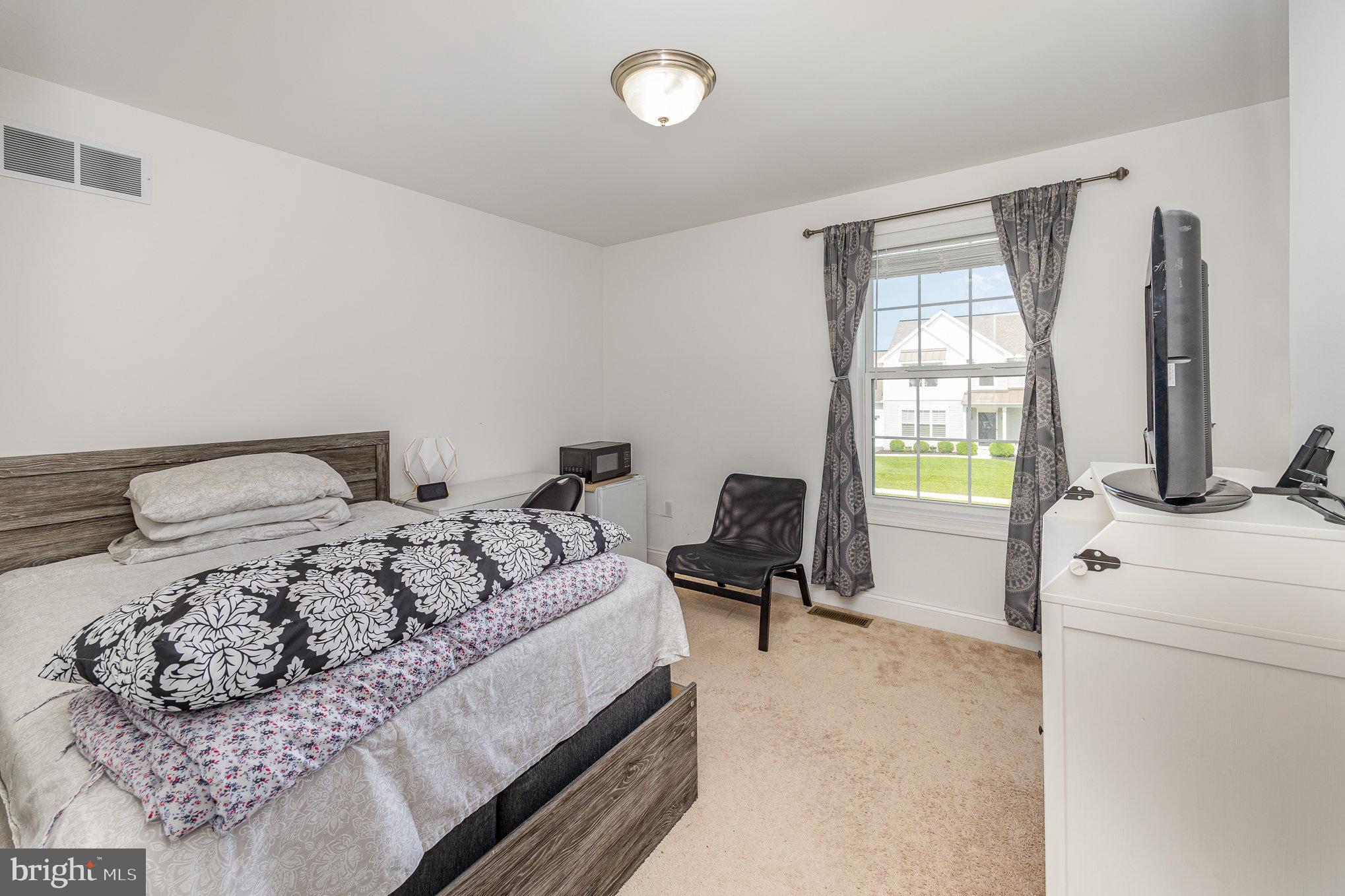 CHAMBERS POINTE - Residential