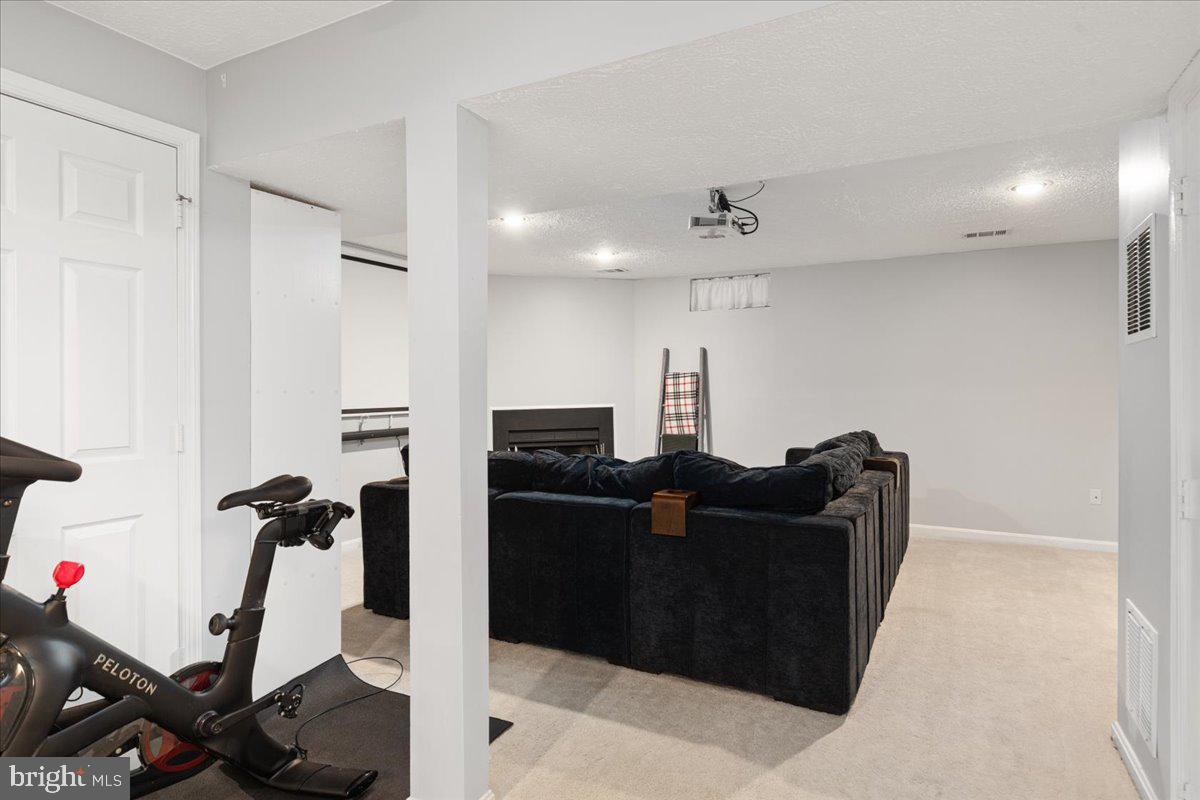 ASHBURN FARM - Residential