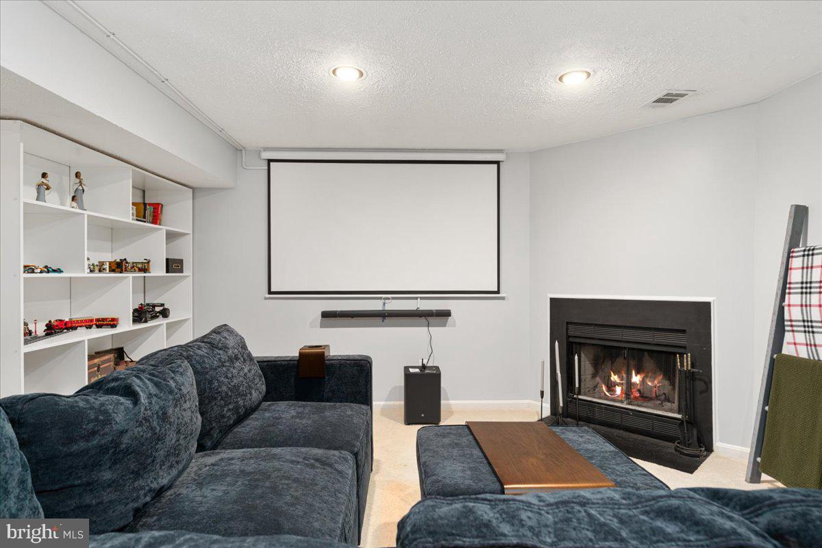 ASHBURN FARM - Residential